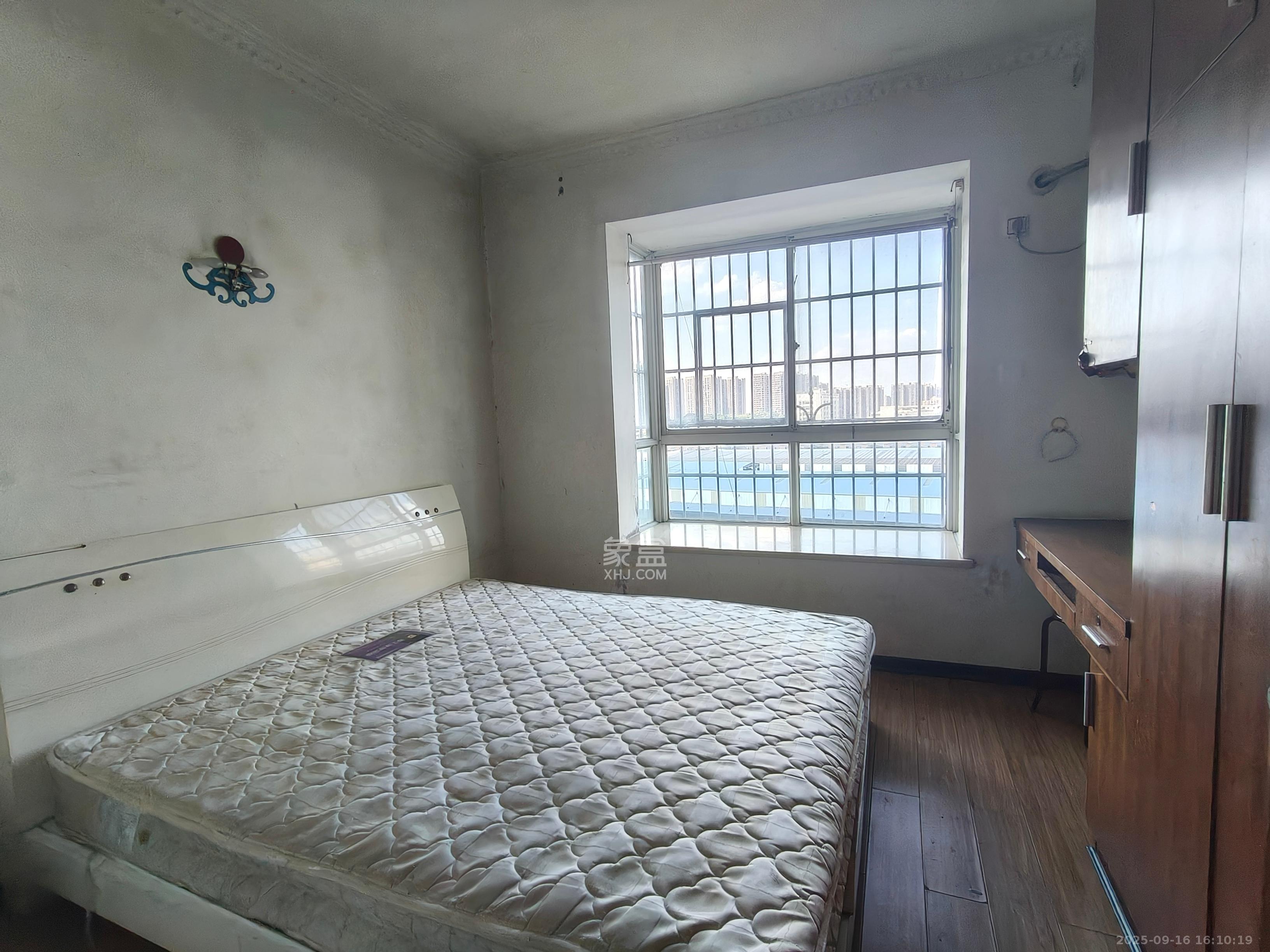 湘绣城 3室2厅2卫 1900.0元/月 湘绣城 3室2厅2卫 1900.0元/月室内图