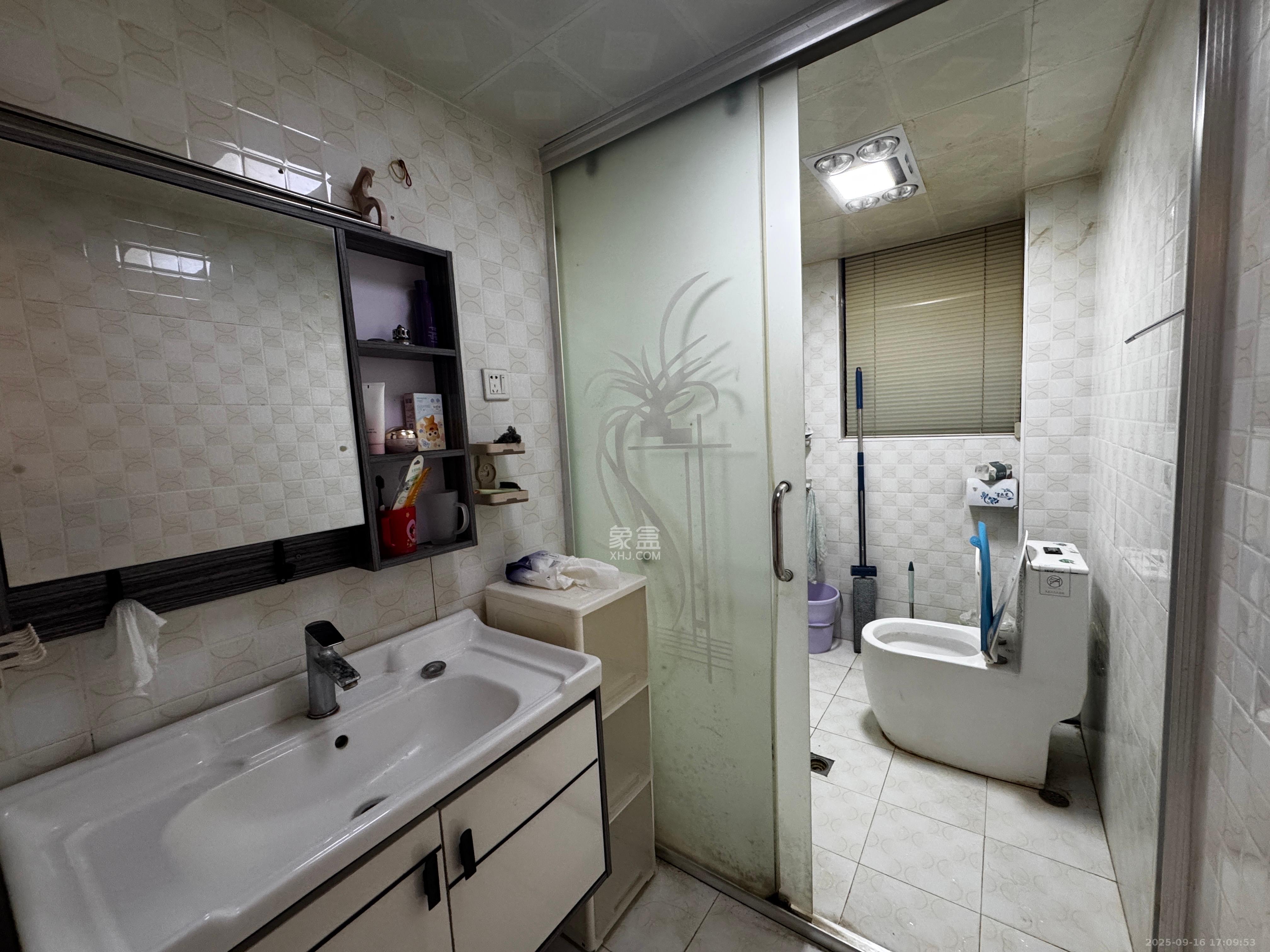 欧莱雅郡  3室2厅1卫    1800.0元/月室内图