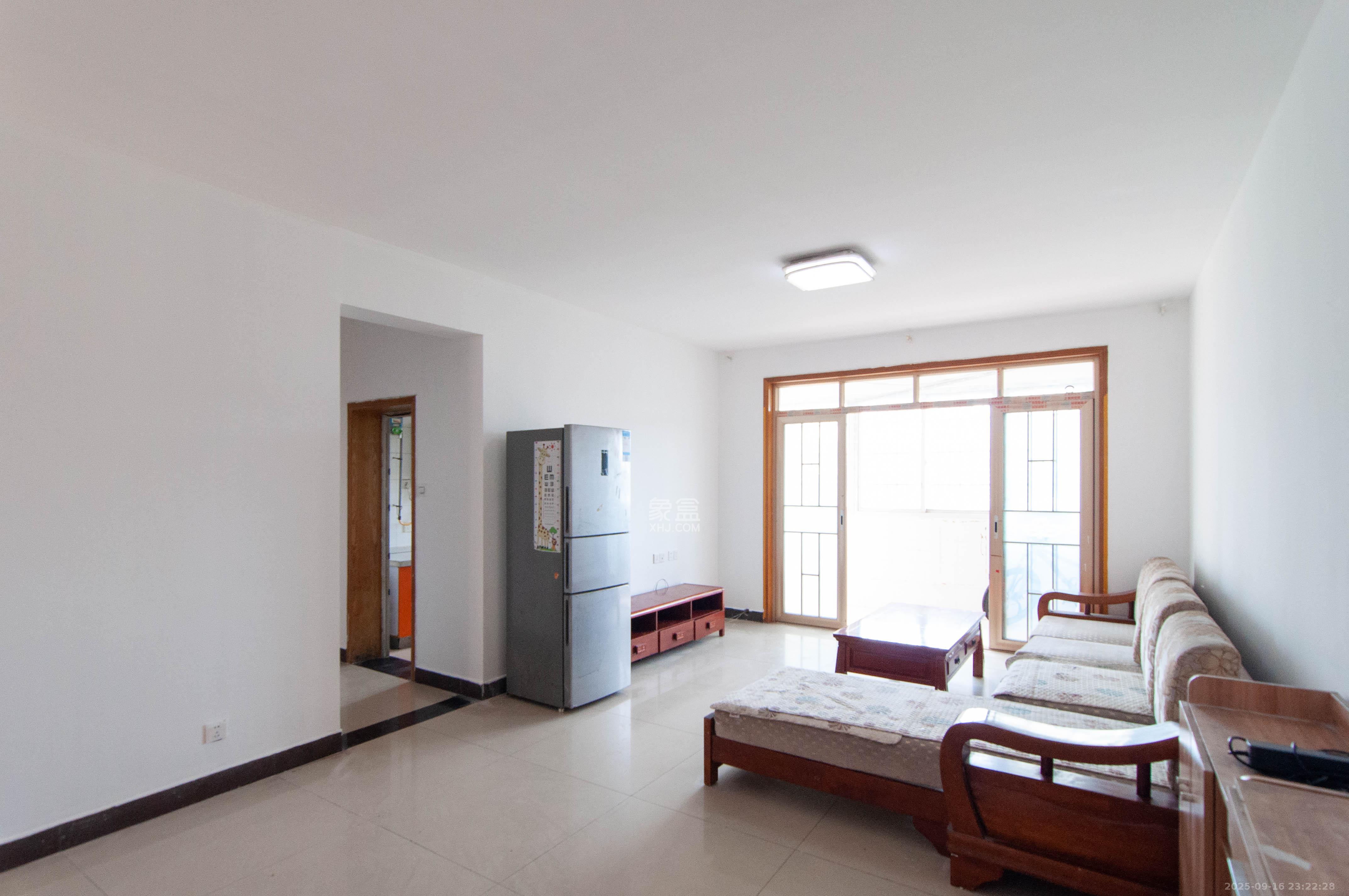 麓谷雅园 3室2厅2卫 66.8万 麓谷雅园 3室2厅2卫 66.8万客厅