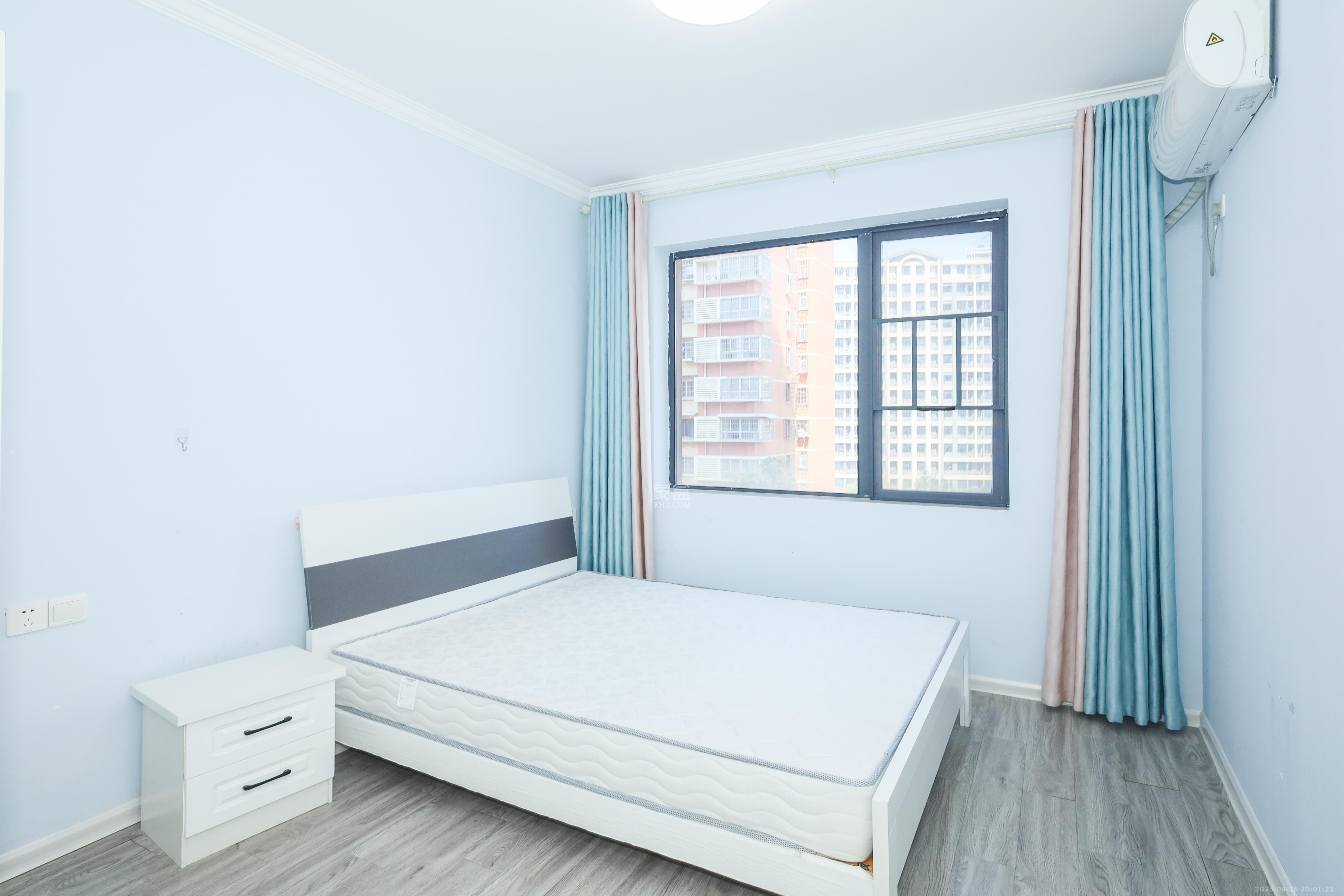 润芳园 4室2厅2卫 115.0万 润芳园 4室2厅2卫 115.0万卧室