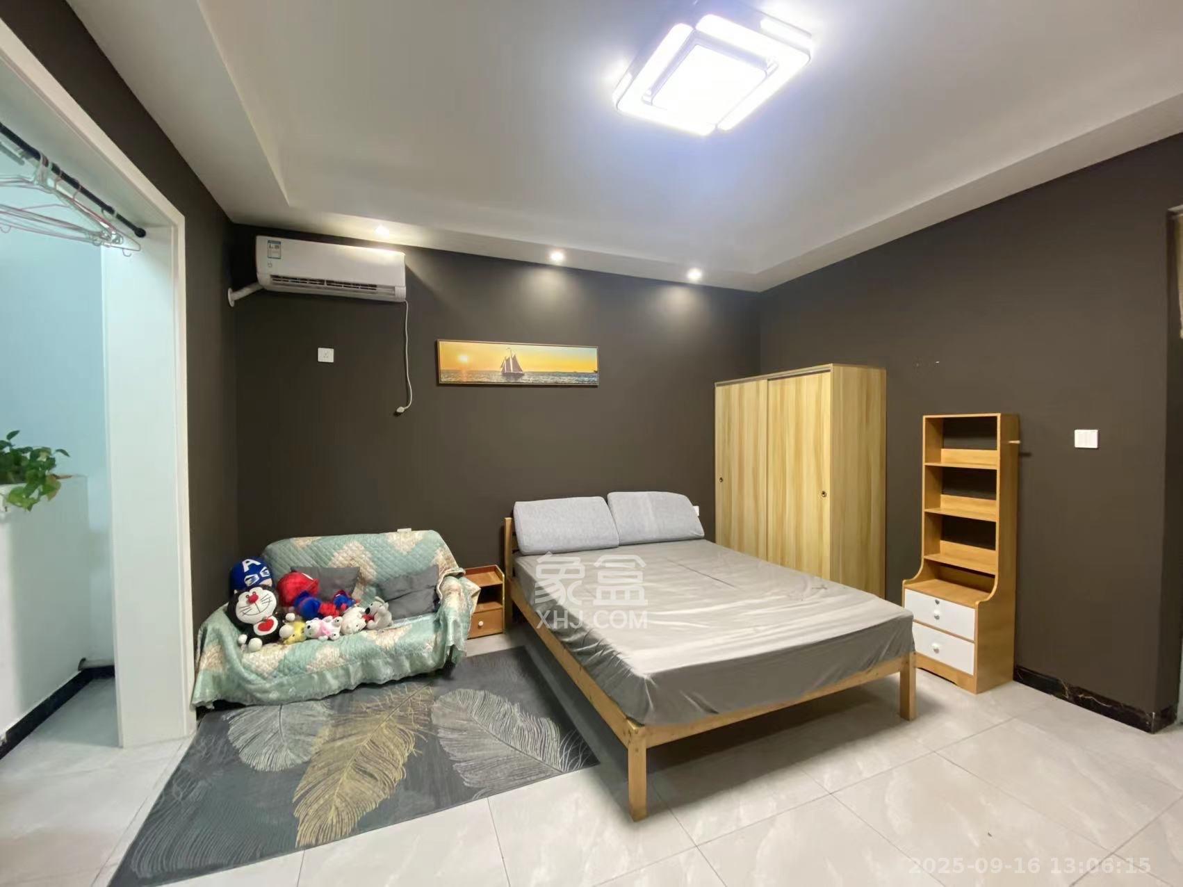 麓谷明珠  1室1厅1卫    1500.0元/月室内图