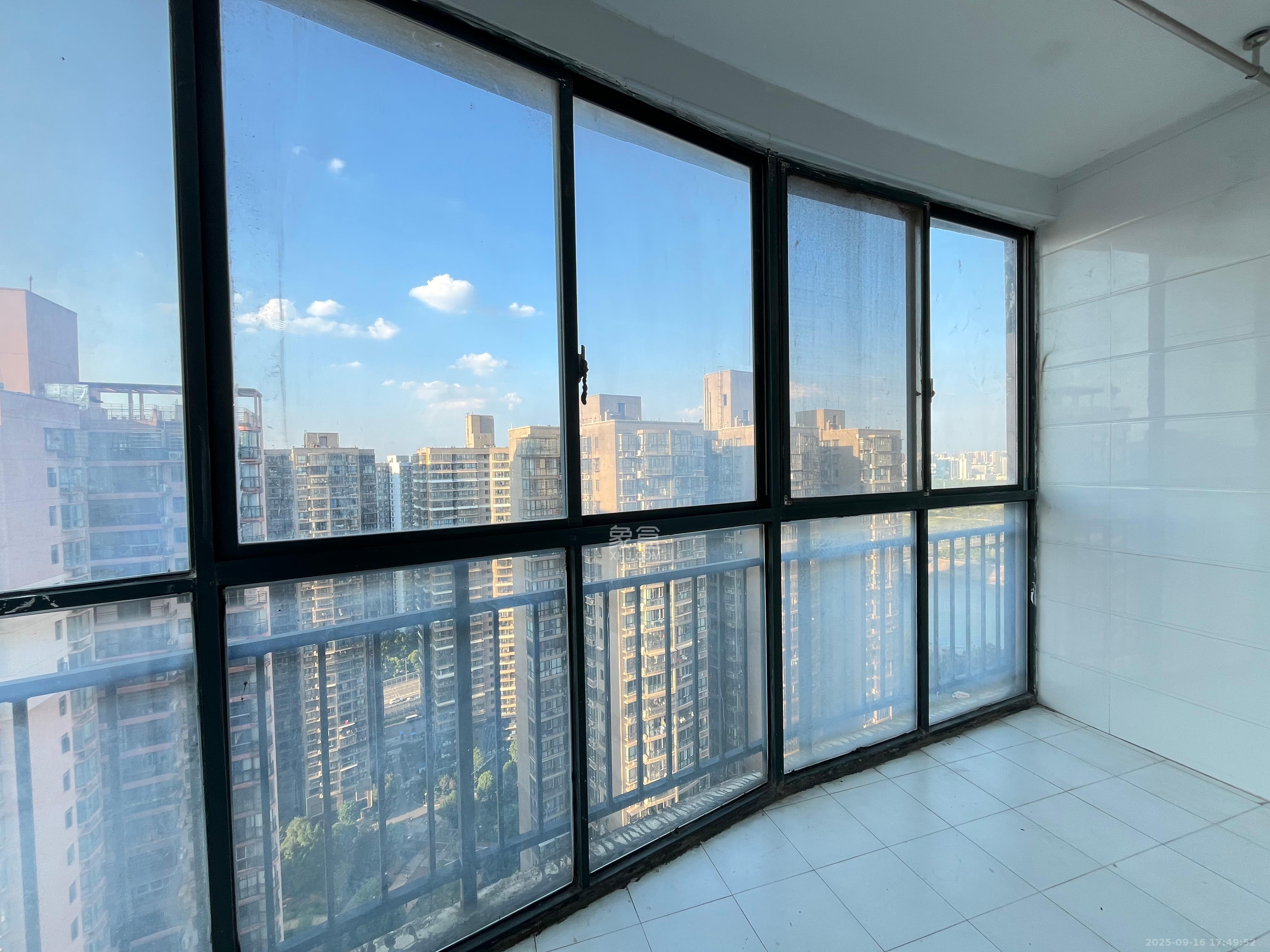 先锋东外滩 3室2厅2卫 2800.0元/月 先锋东外滩 3室2厅2卫 2800.0元/月室内图