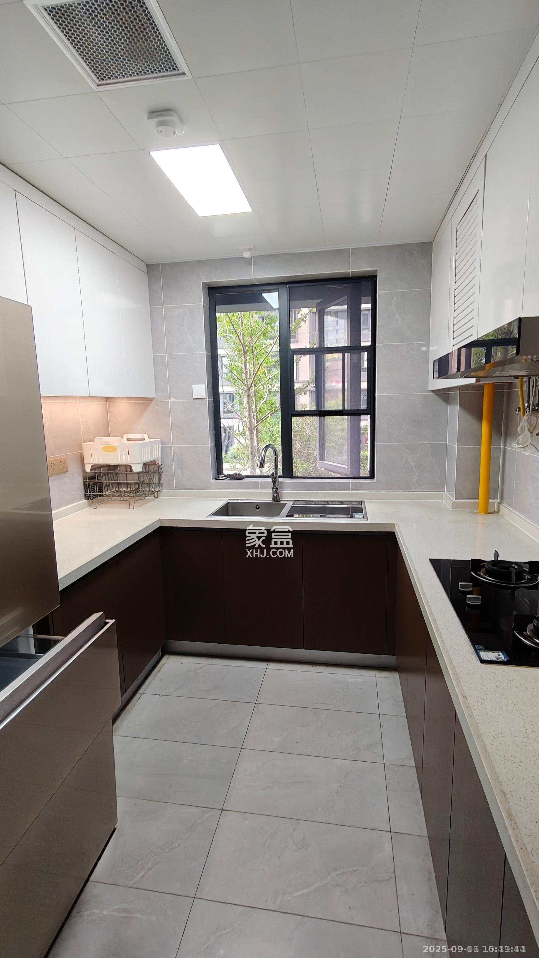 梦想麓隐天境  4室2厅2卫    3300.0元/月室内图