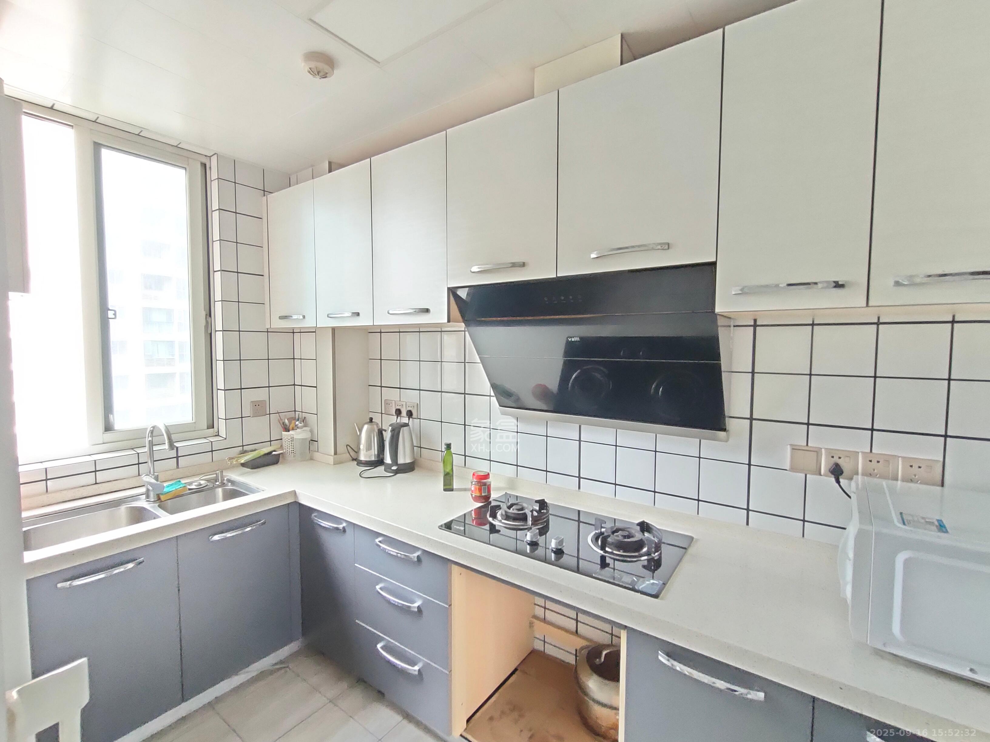 北辰三角洲E4区  4室1厅2卫    4700.0元/月室内图