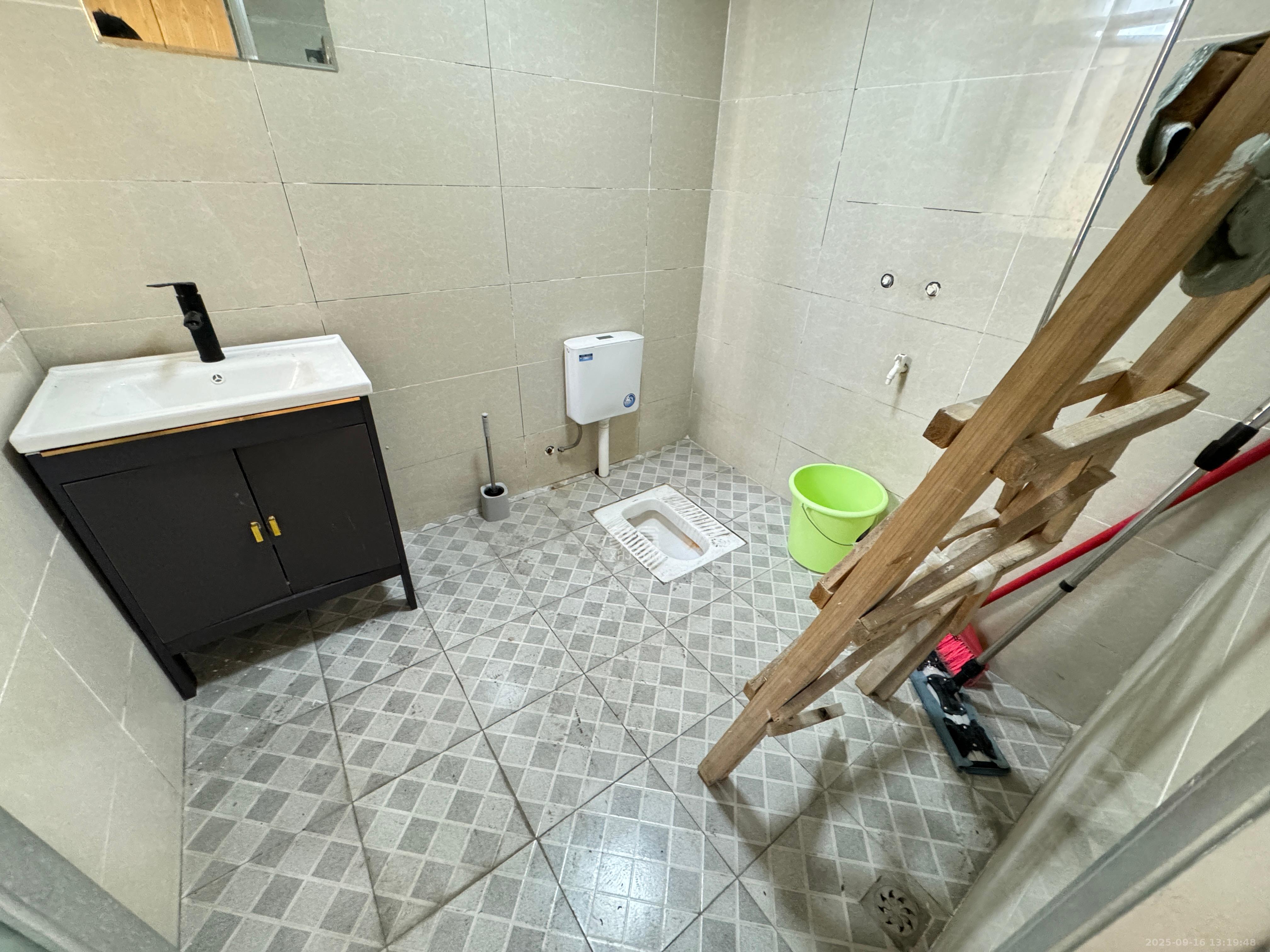 湘腾城市广场  3室2厅1卫    3200.0元/月室内图