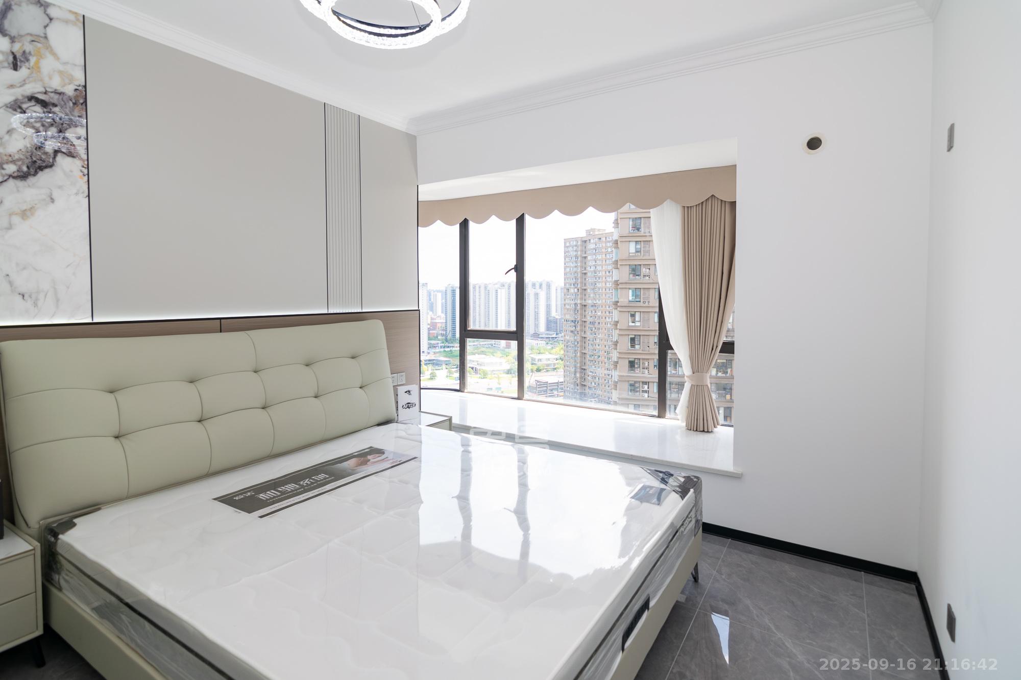 润和紫郡一期  3室2厅2卫    83.8万卧室