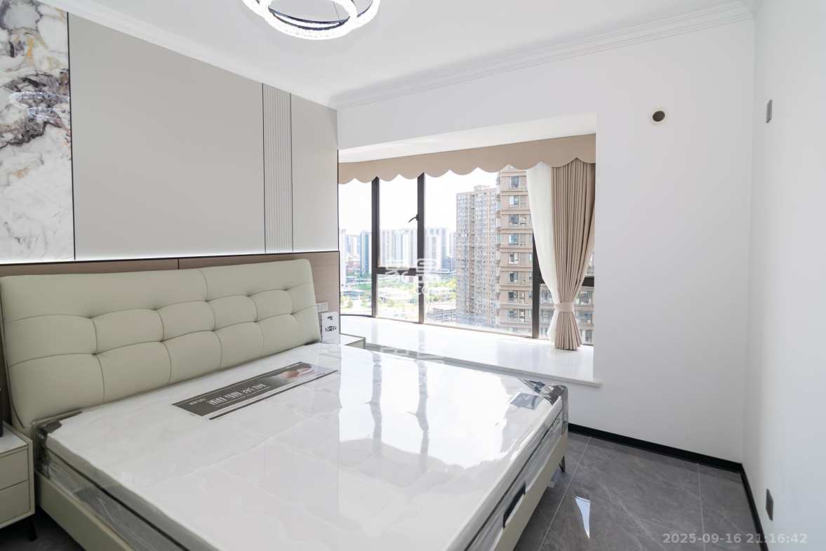 润和紫郡一期 3室2厅2卫 83.8万 润和紫郡一期 3室2厅2卫 83.8万卧室