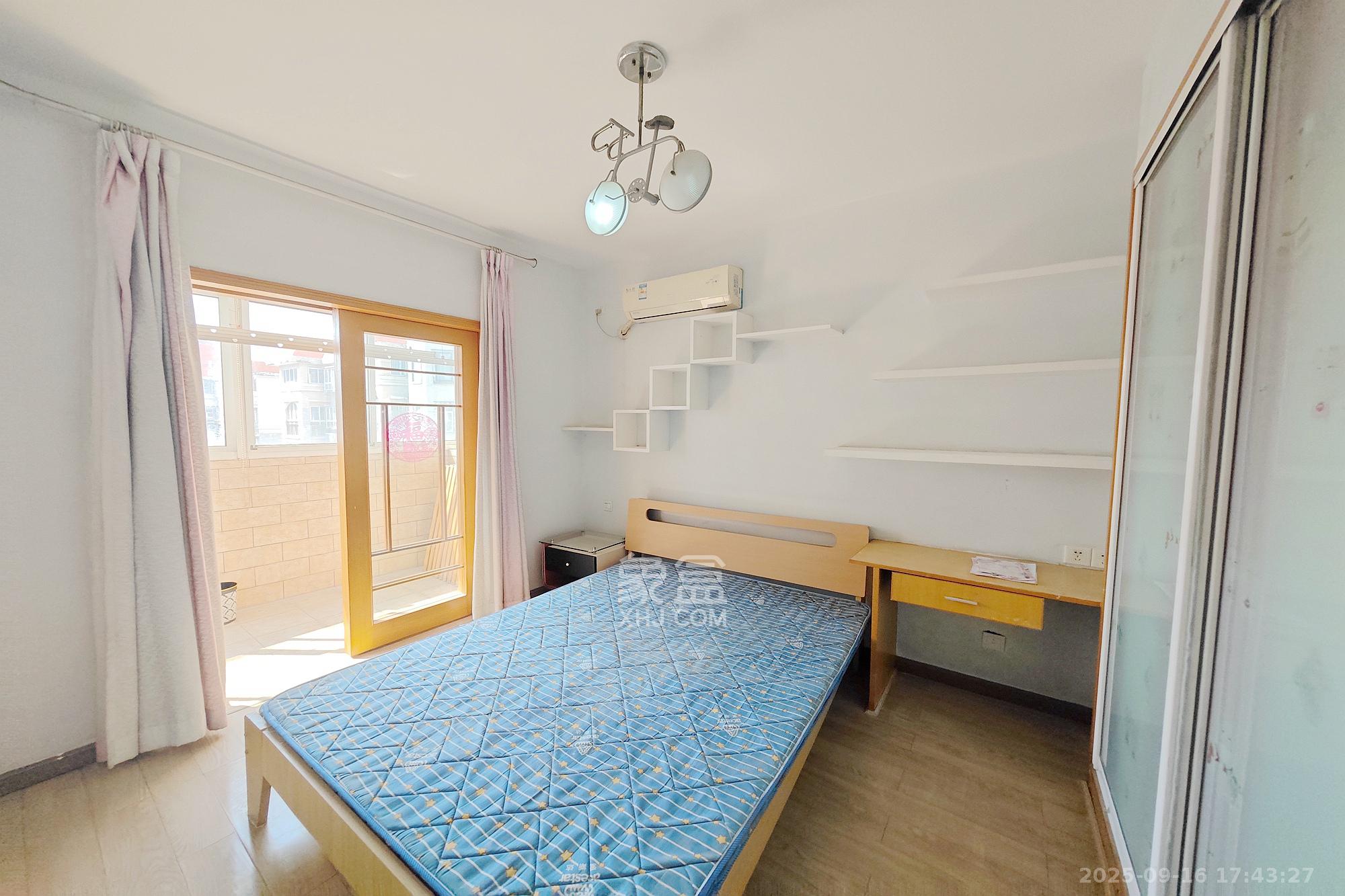 嘉盛华庭（一期、二期、三期）  3室2厅1卫    80.0万卧室