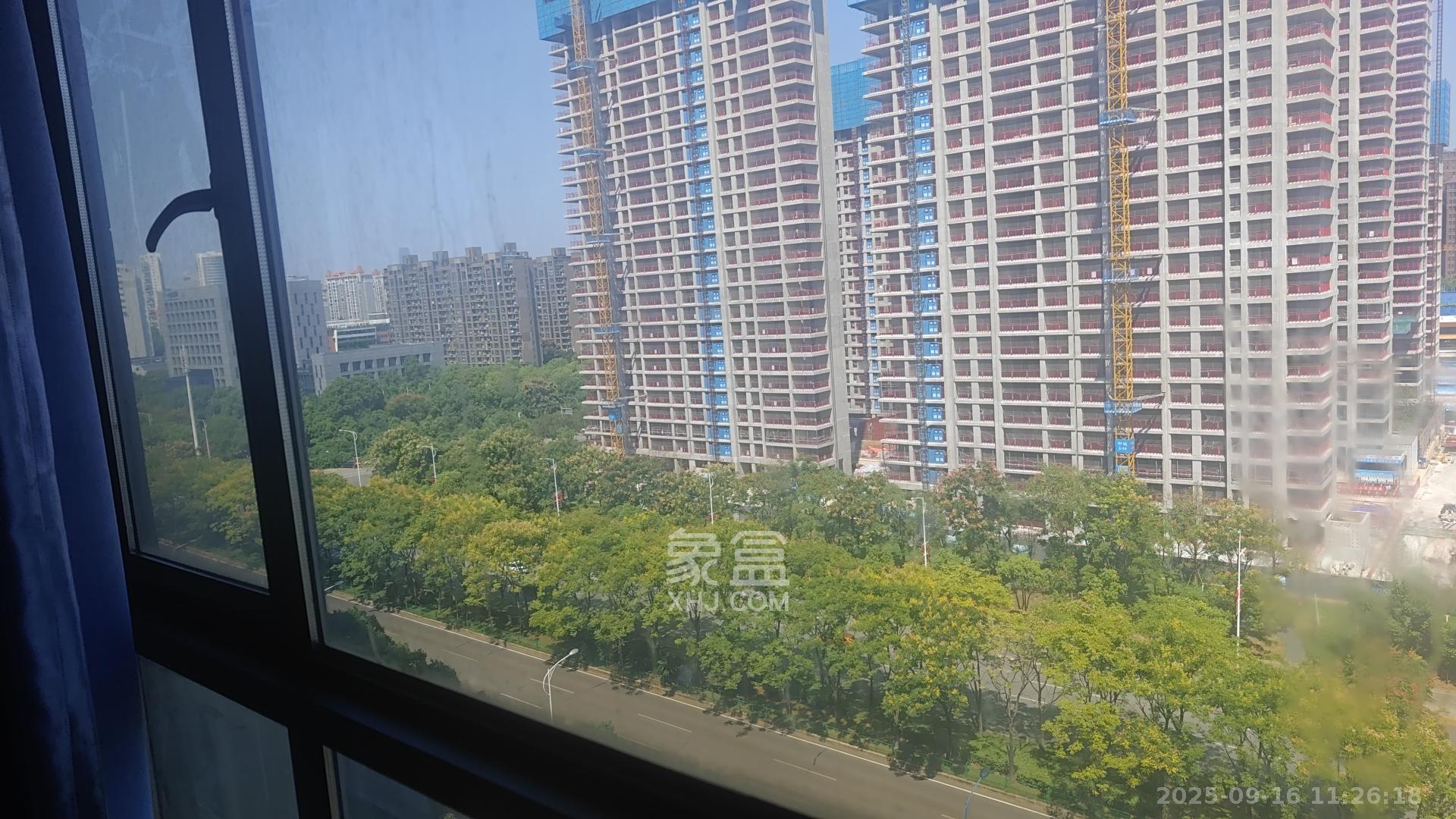 京武浪琴山一、二期 1室0厅1卫 1600.0元/月 京武浪琴山一、二期 1室0厅1卫 1600.0元/月室内图