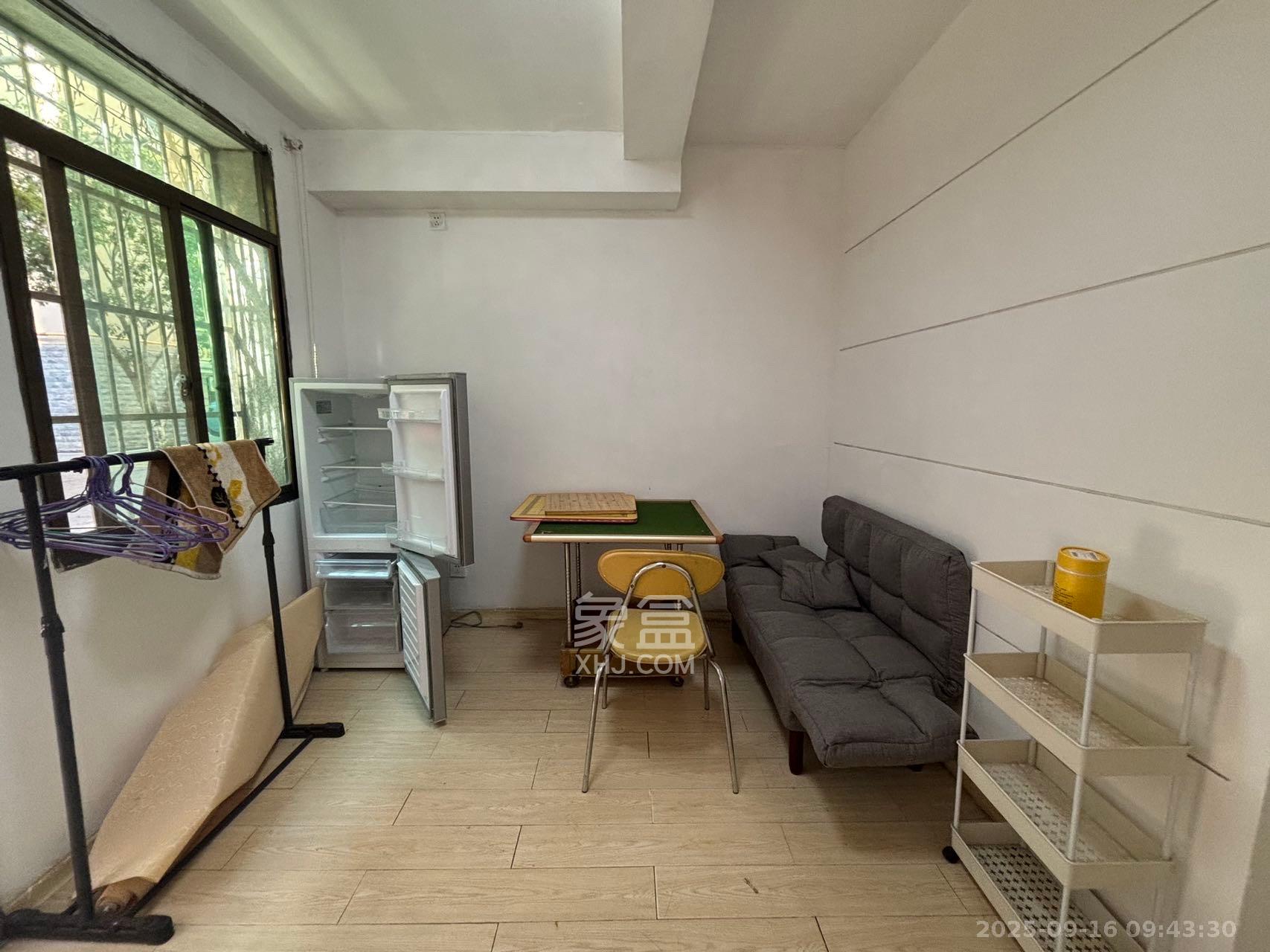 白沙家园(白沙欣苑) 1室1厅1卫 1200.0元/月 白沙家园(白沙欣苑) 1室1厅1卫 1200.0元/月室内图