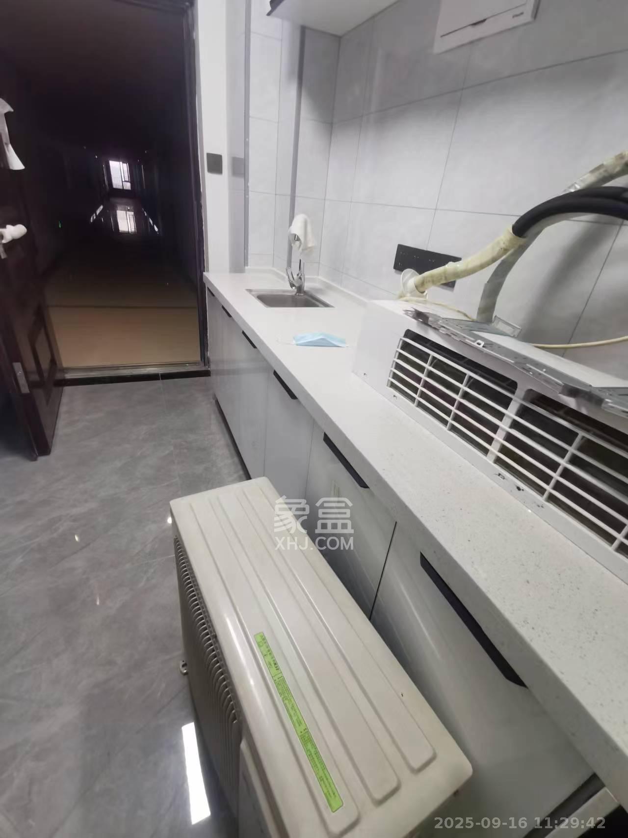 蓝光雍锦半岛   38.0㎡      1400.0元/月室内图