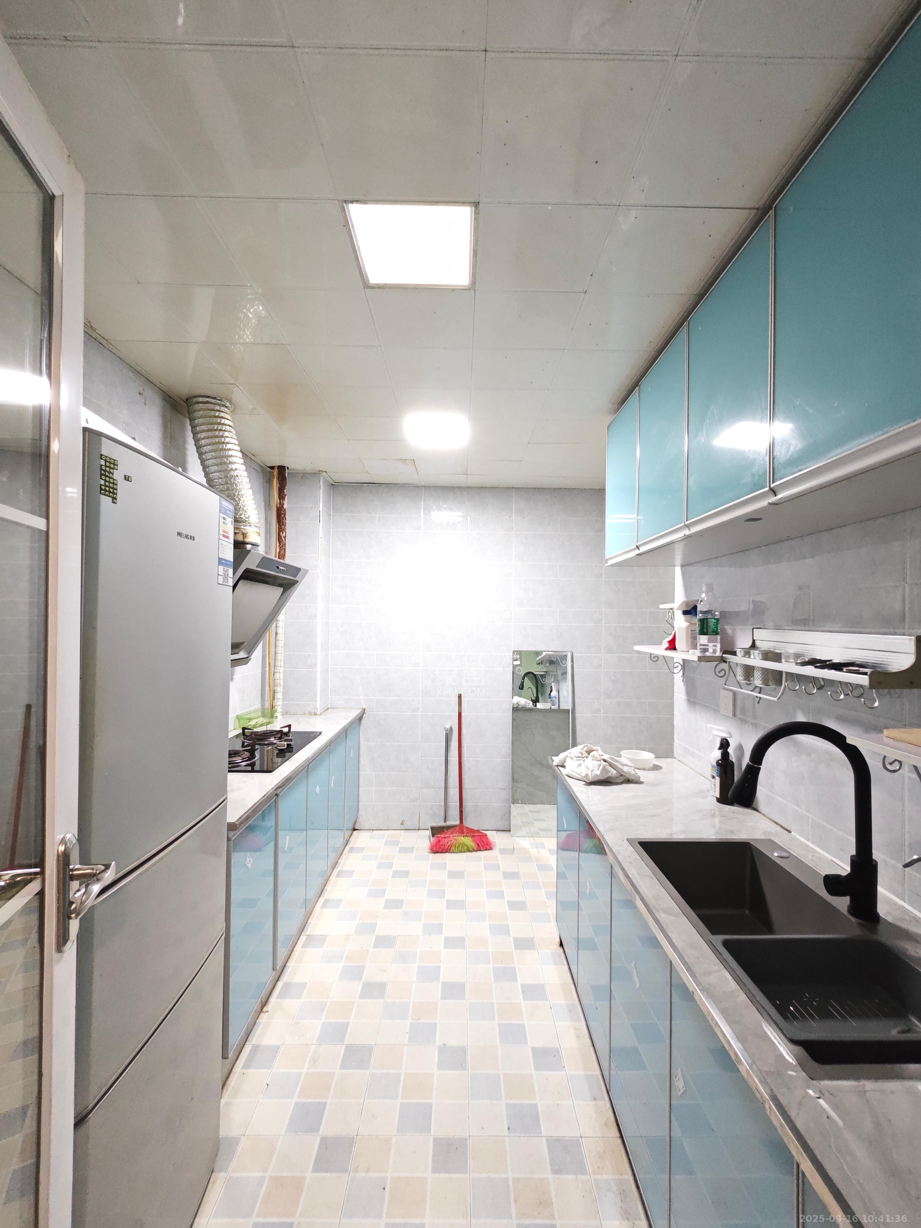 梅溪鑫苑名家  3室2厅1卫    2000.0元/月室内图