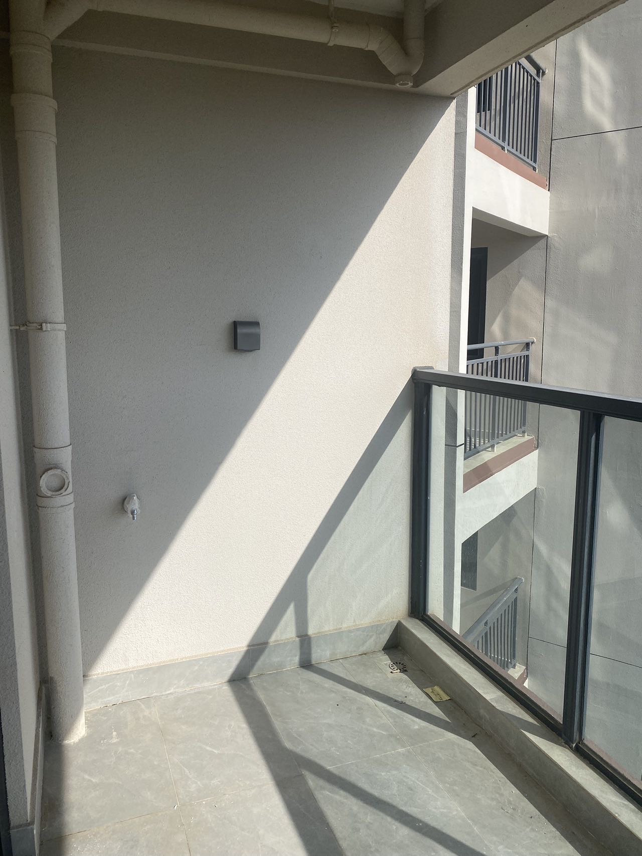 瑞和园  4室2厅1卫   1800.00元/月室内图