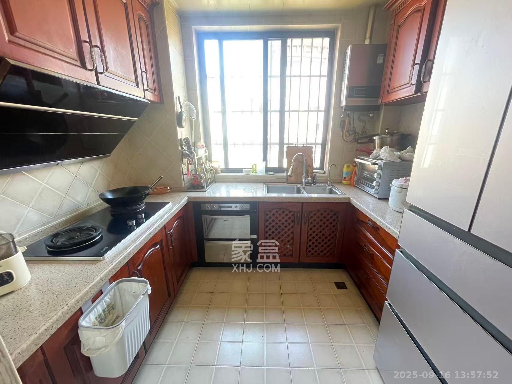 新华都万家城 3室2厅2卫 1500.0元/月 新华都万家城 3室2厅2卫 1500.0元/月室内图