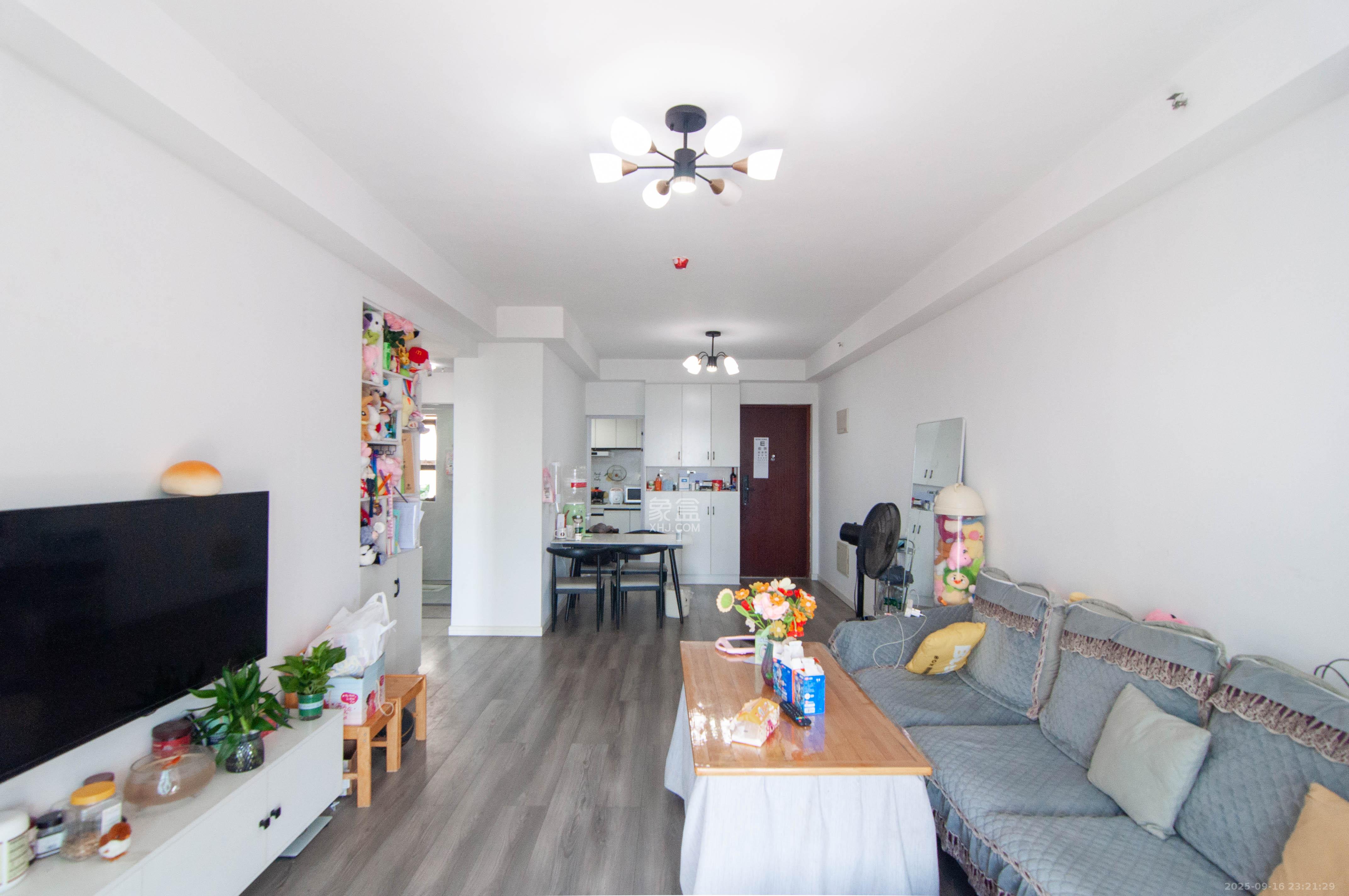 佳兆业云顶梅溪湖（佳兆业梅溪荟）  3室2厅1卫    89.0万客厅