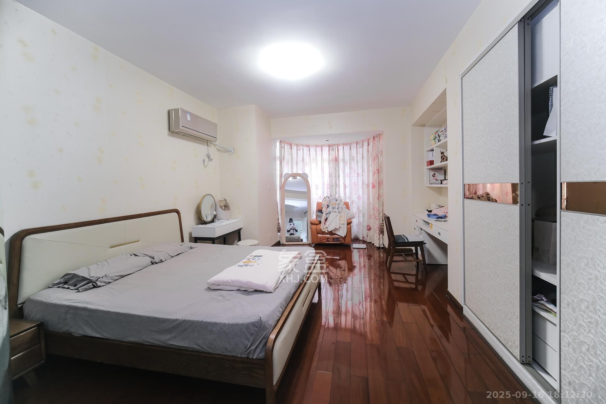 湘龙家园  4室2厅2卫    228.0万 湘龙家园  4室2厅2卫    228.0万卧室