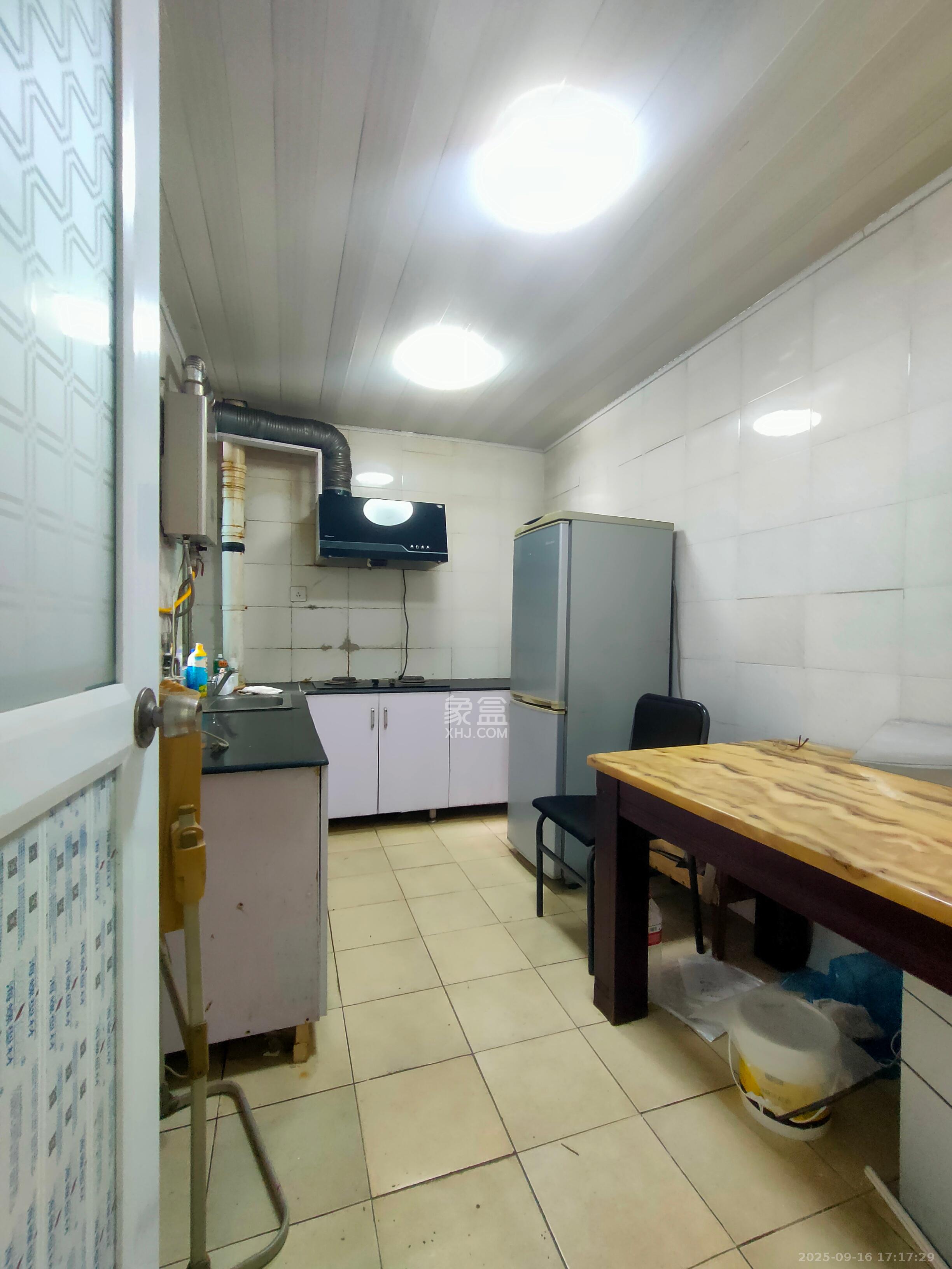 海东青大厦 5室1厅1卫 3200.0元/月 海东青大厦 5室1厅1卫 3200.0元/月室内图