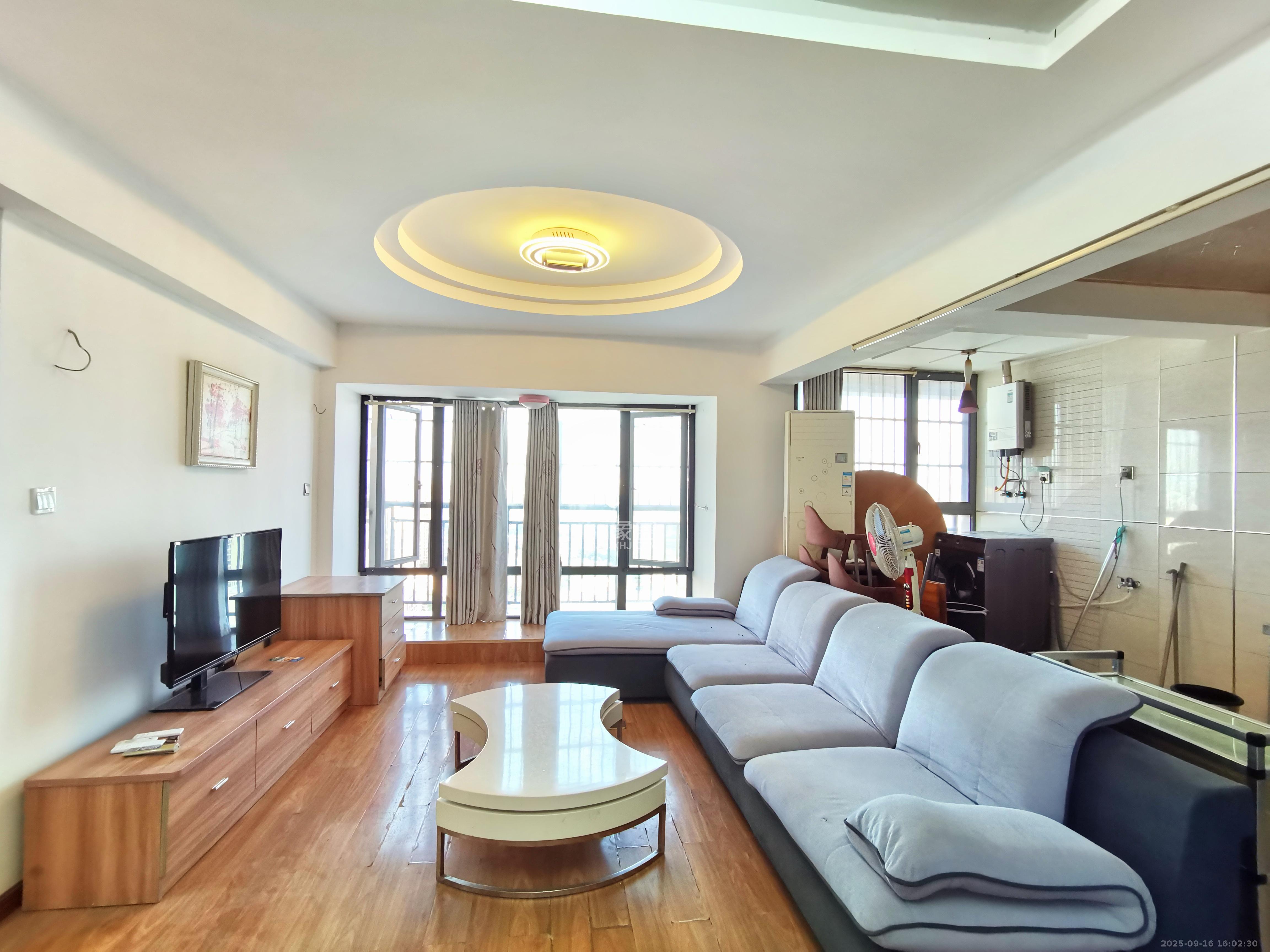 极目楚天 2室2厅1卫 2200.0元/月 极目楚天 2室2厅1卫 2200.0元/月室内图