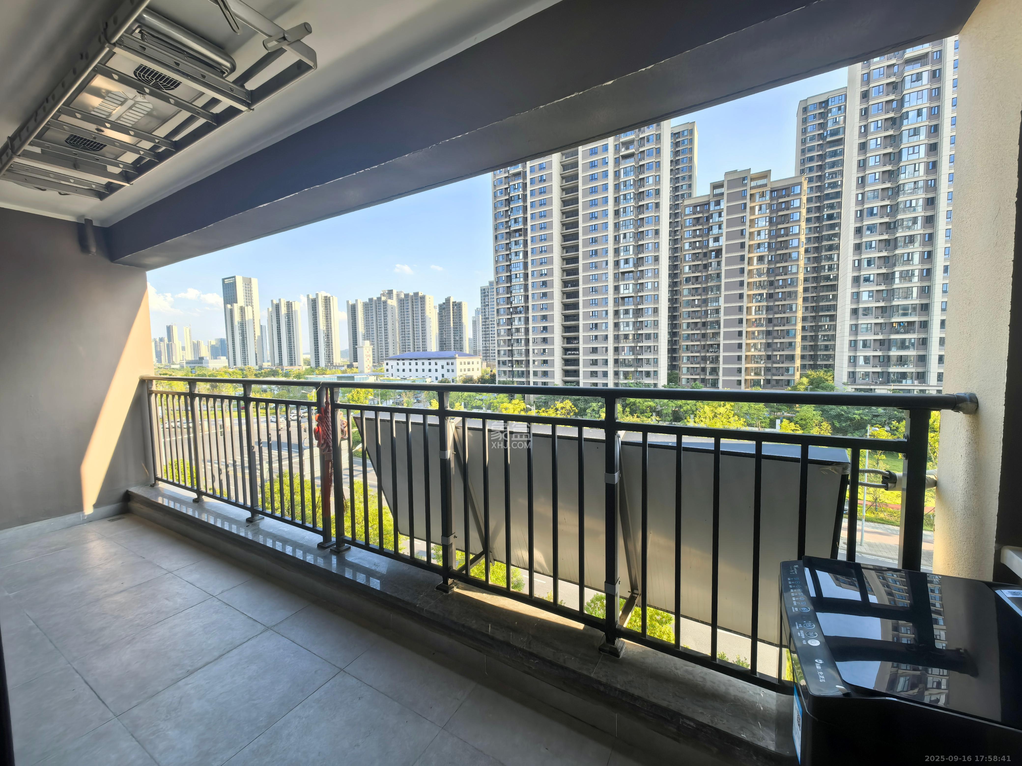 越秀亲爱里  5室2厅2卫    3280.0元/月室内图