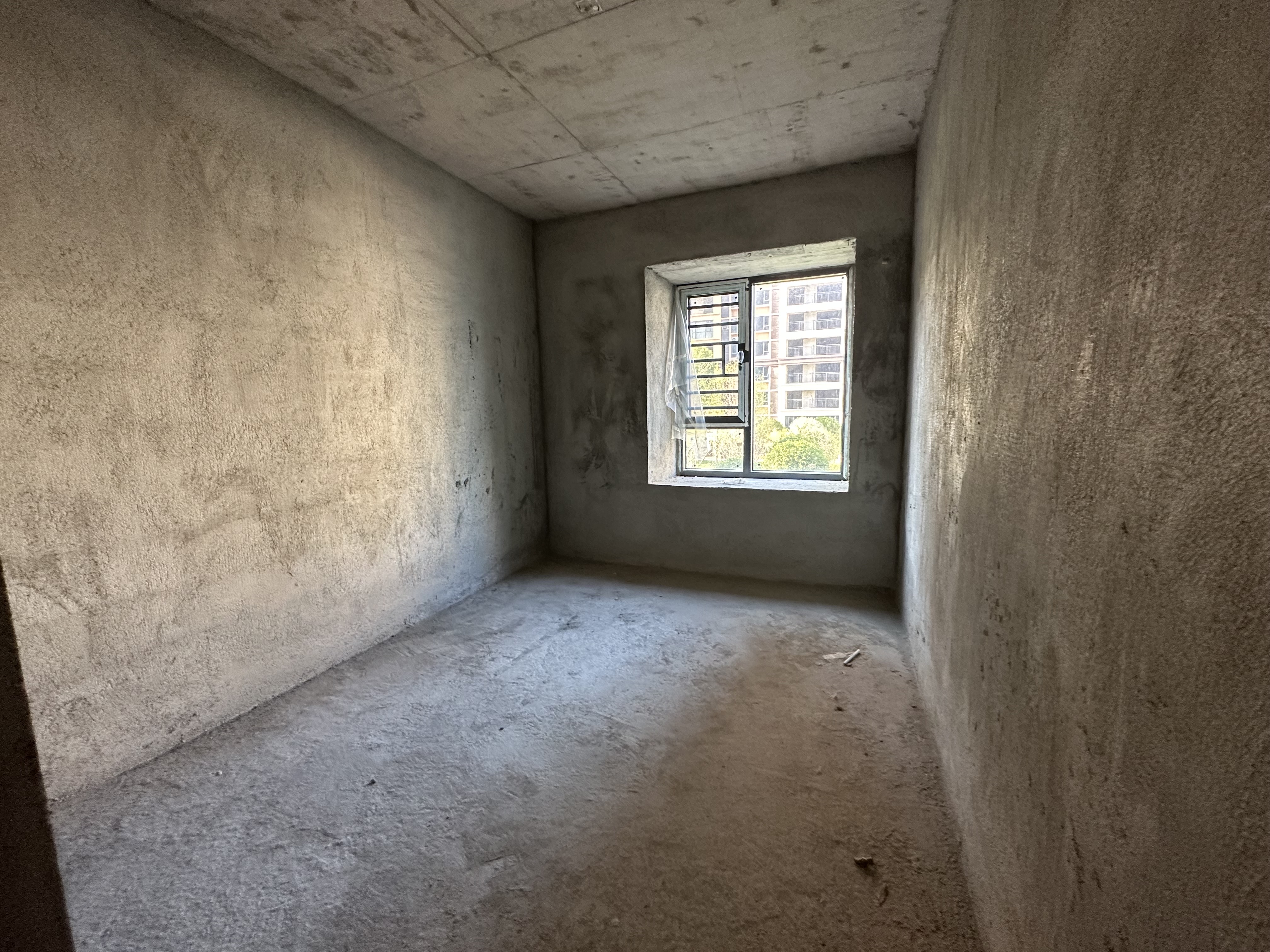 吉鸿花园 3室2厅2卫 65.5万 吉鸿花园 3室2厅2卫 65.5万客厅