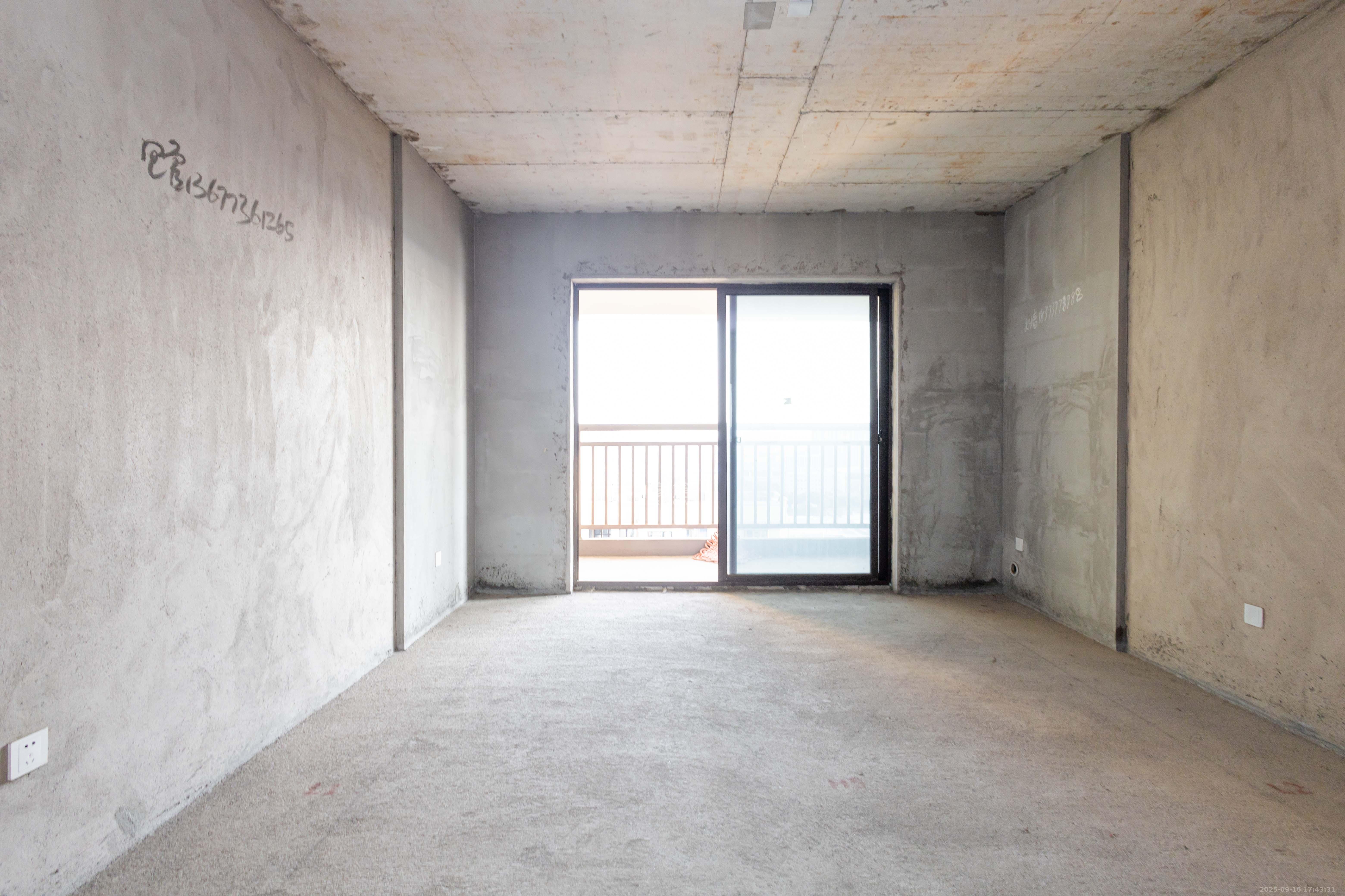 广悦星苑润园 4室2厅2卫 75.0万 广悦星苑润园 4室2厅2卫 75.0万客厅