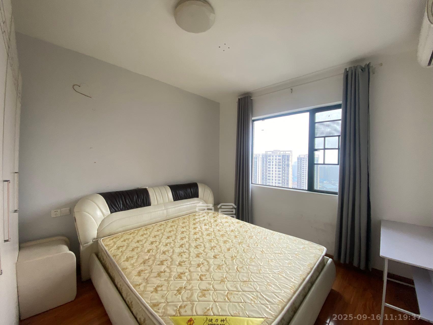 才子嘉都  5室2厅2卫    2800.0元/月室内图