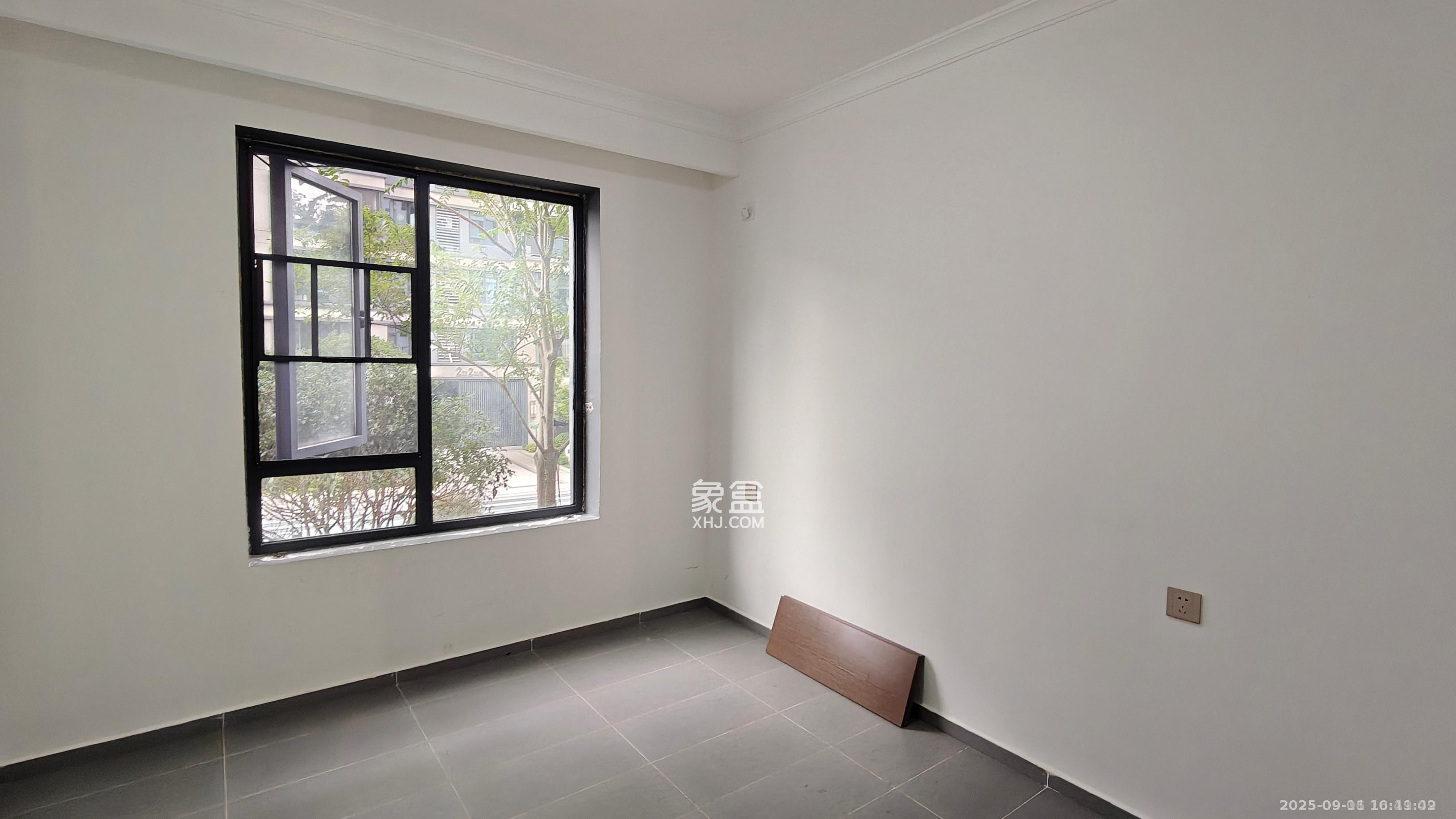 梦想麓隐天境  4室2厅2卫    3300.0元/月室内图