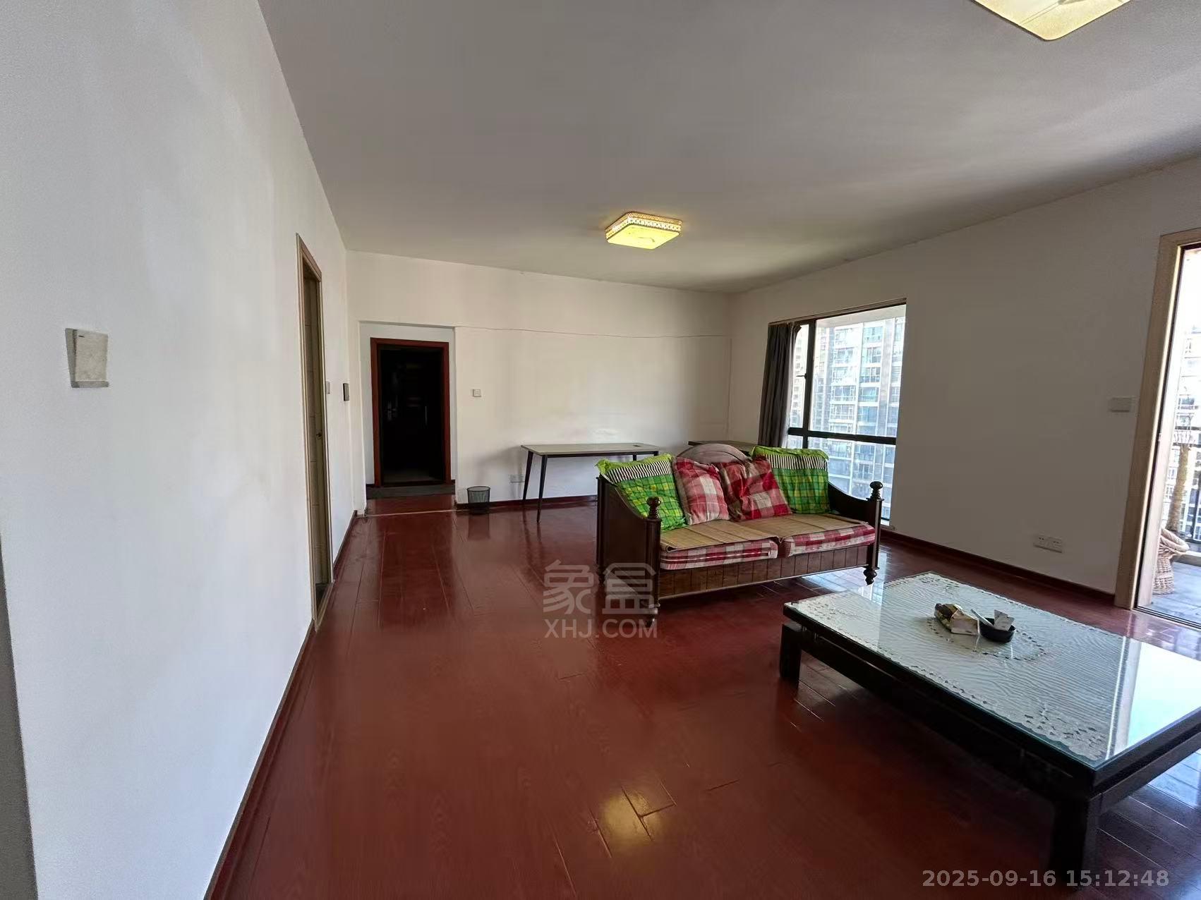 庐山春天早安华晨  3室2厅2卫    2000.0元/月 庐山春天早安华晨  3室2厅2卫    2000.0元/月室内图