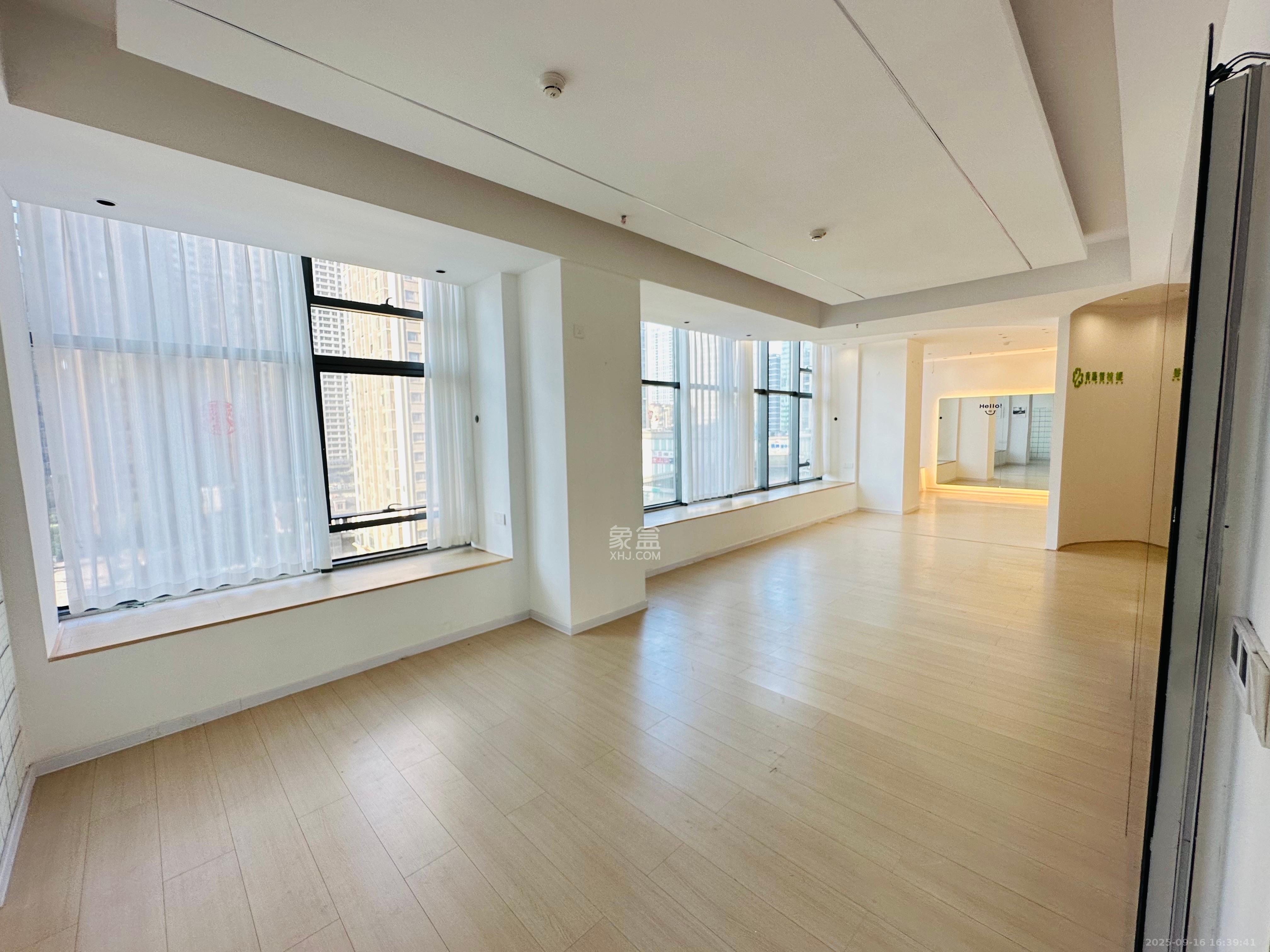 龙湖铂金岛  1室1厅1卫    12000.0元/月室内图