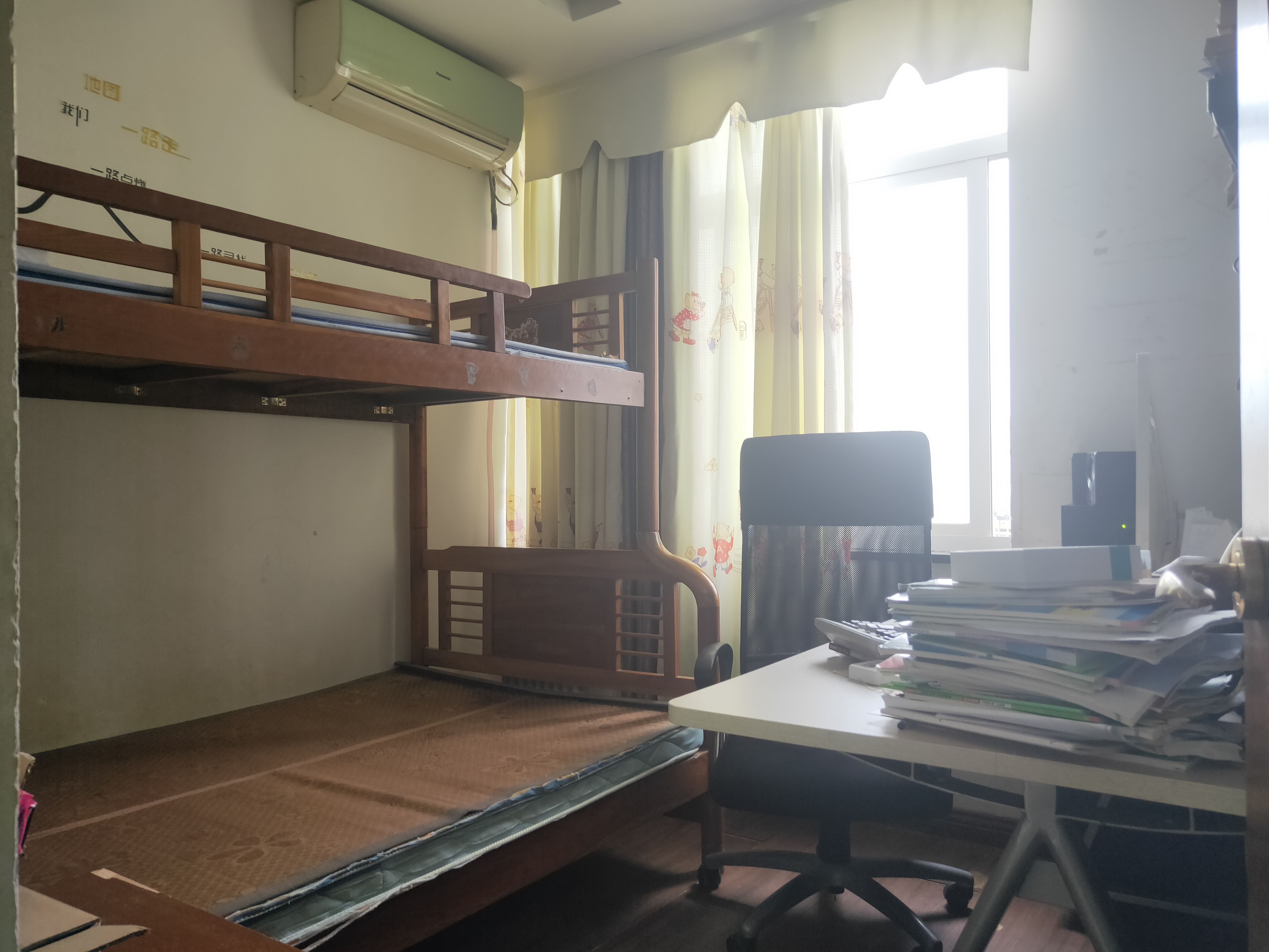 城市精英  3室2厅2卫   3300.00元/月