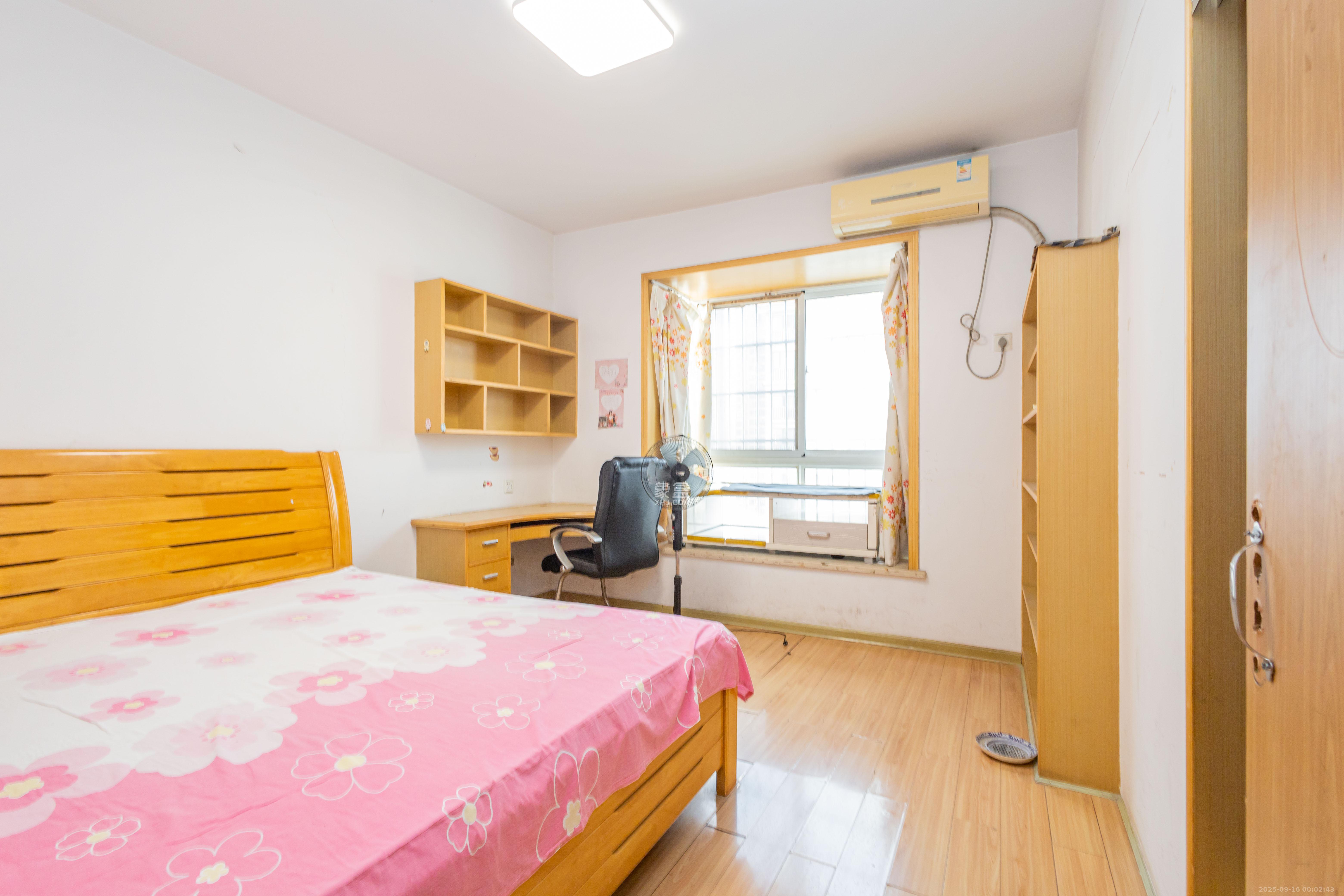 博雅湘水湾 3室2厅2卫 58.0万 博雅湘水湾 3室2厅2卫 58.0万卧室