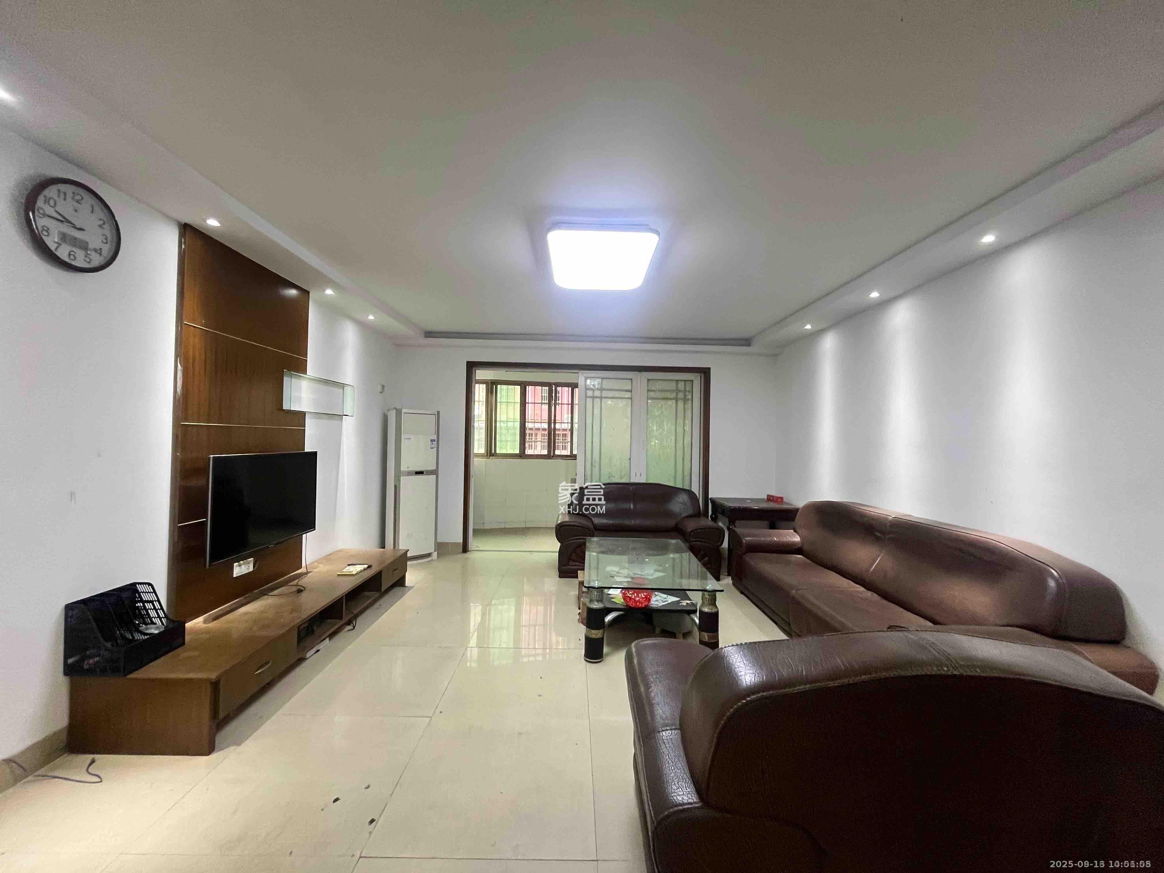 金盛园 4室2厅2卫 2100.0元/月 金盛园 4室2厅2卫 2100.0元/月室内图