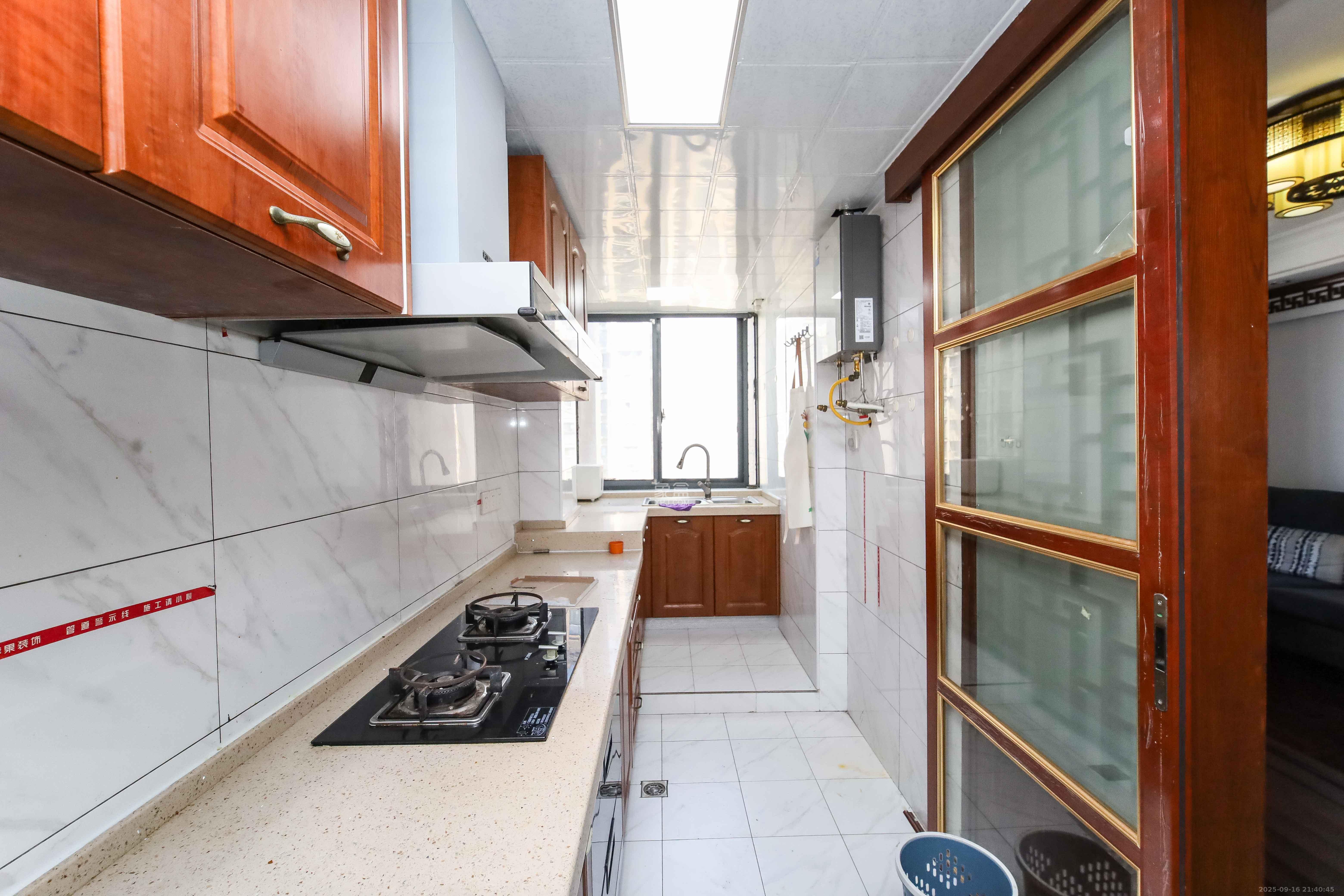 百纳广场(百纳公寓) 3室2厅2卫 122.0万 百纳广场(百纳公寓) 3室2厅2卫 122.0万厨房