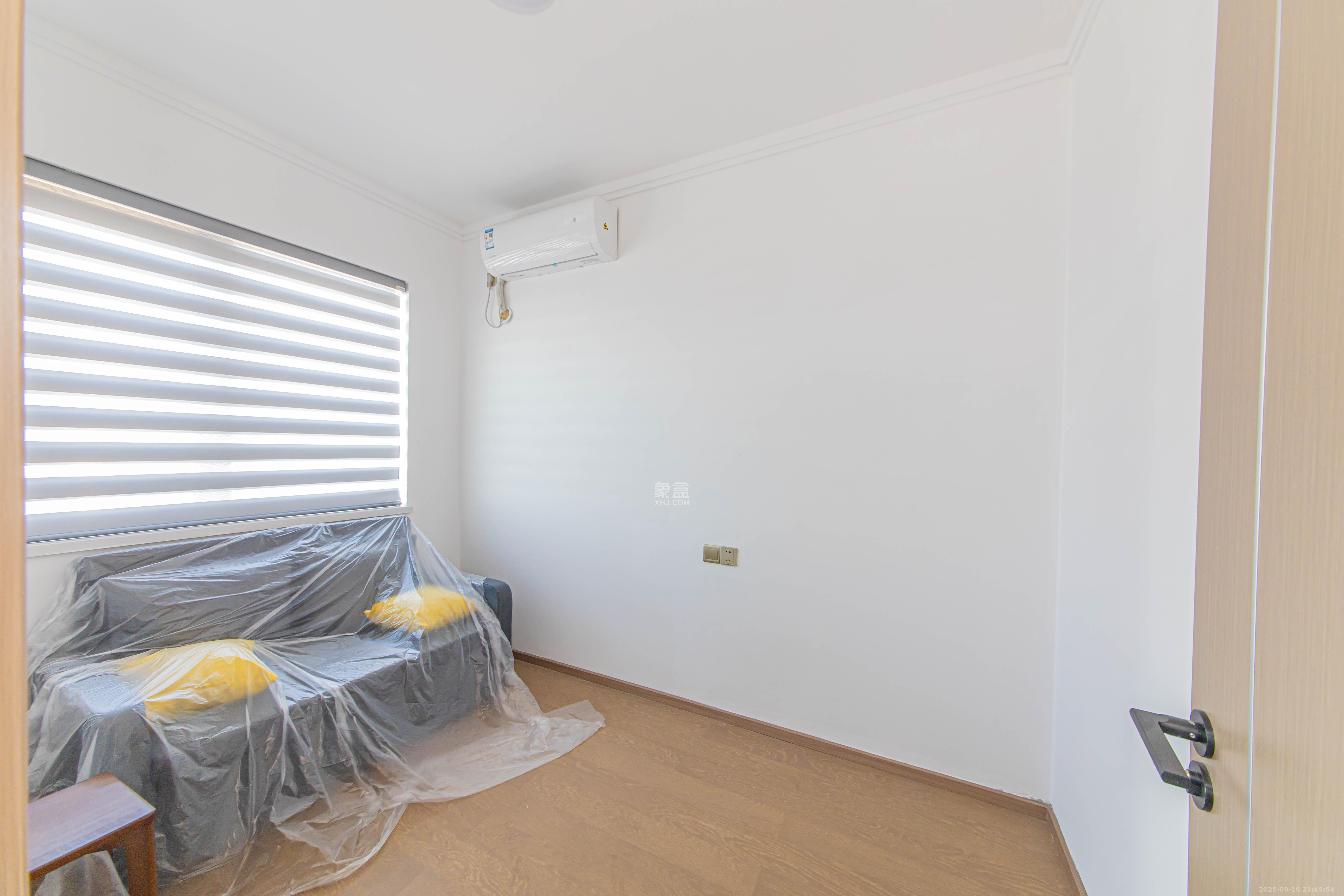 大唐印象三期御玺  4室2厅2卫    130.0万卧室