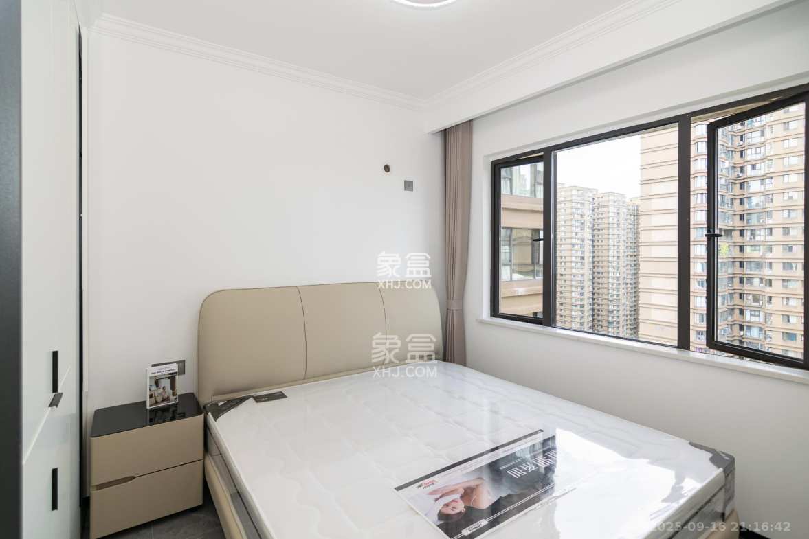 润和紫郡一期 3室2厅2卫 83.8万 润和紫郡一期 3室2厅2卫 83.8万卧室