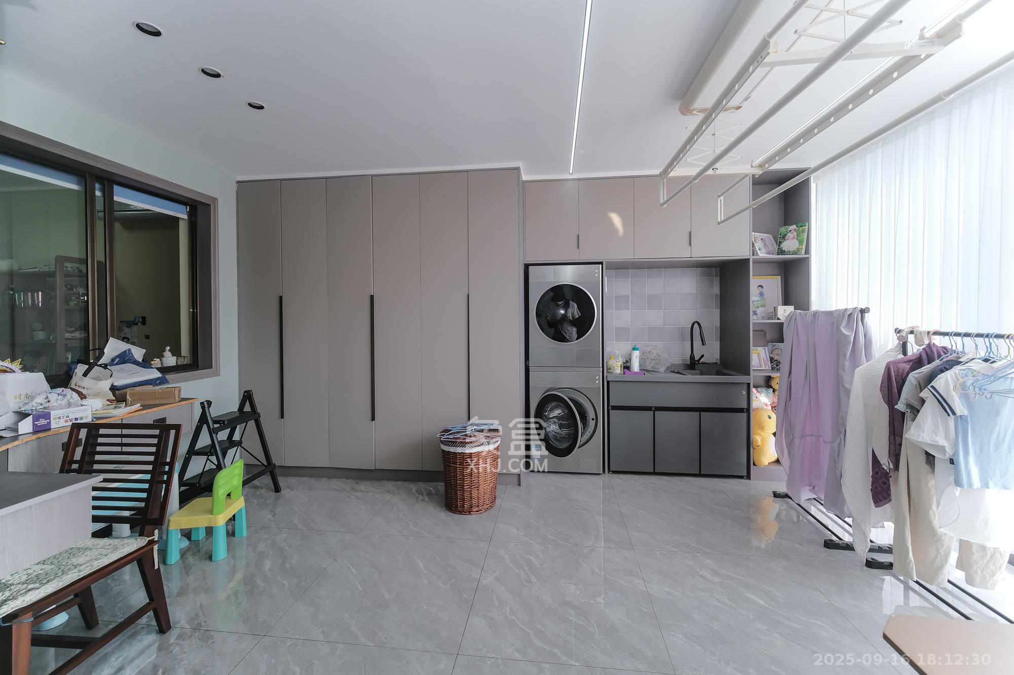 湘龙家园  4室2厅2卫    228.0万阳台