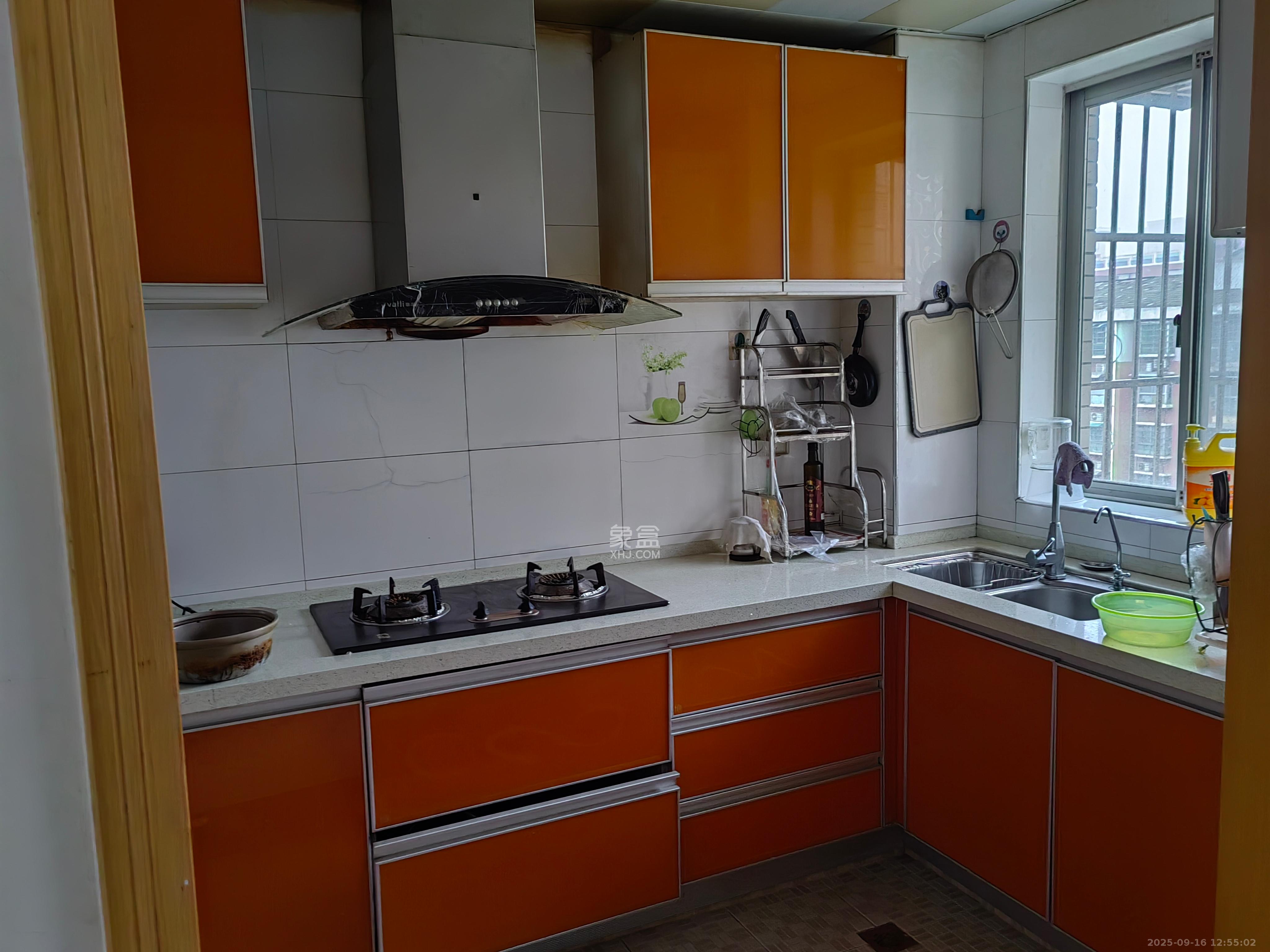 四季星城  3室2厅1卫    1400.0元/月室内图