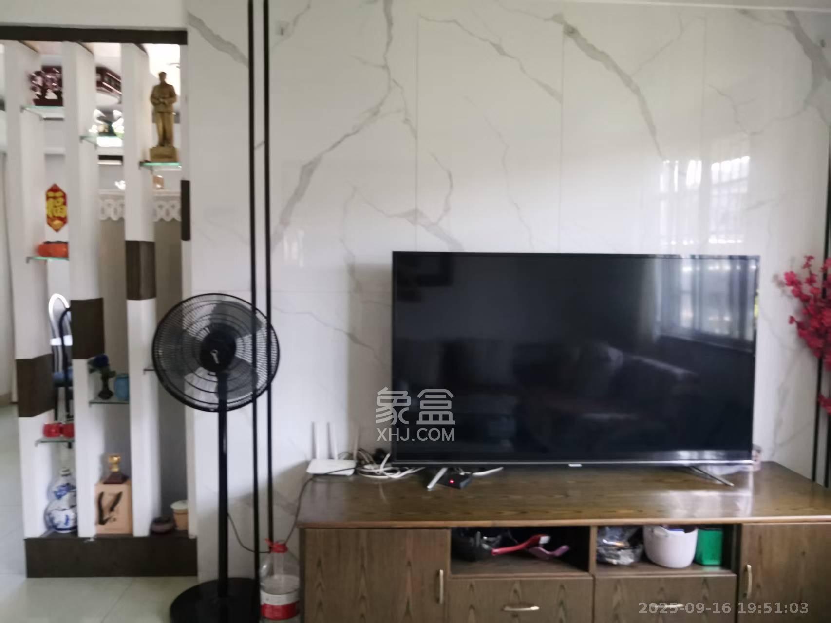 新桥小区  3室2厅1卫   1800.00元/月室内图