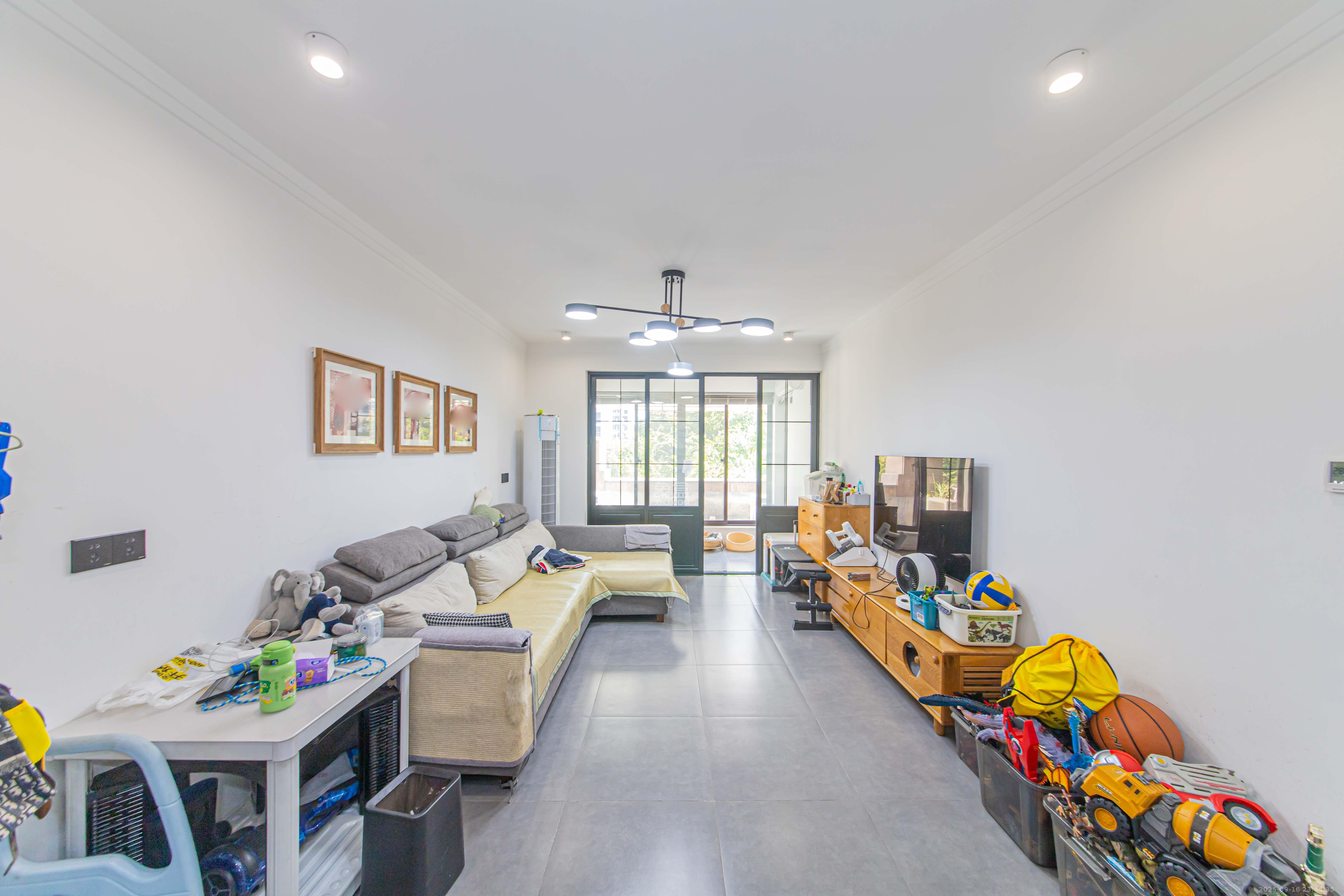 鑫远悦城(鑫远悦时代) 3室2厅1卫 85.0万 鑫远悦城(鑫远悦时代) 3室2厅1卫 85.0万客厅