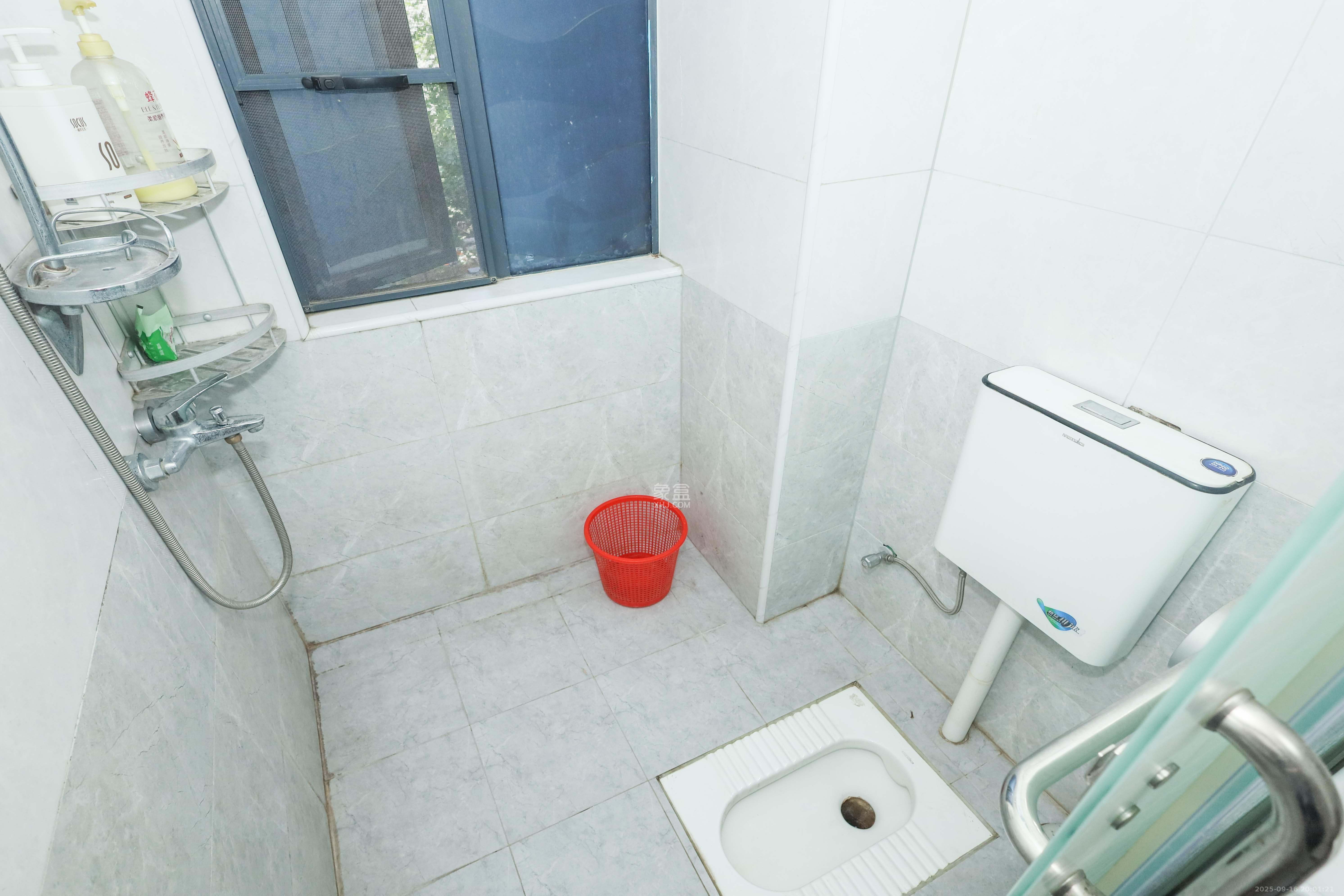 润芳园 4室2厅2卫 115.0万 润芳园 4室2厅2卫 115.0万卫生间