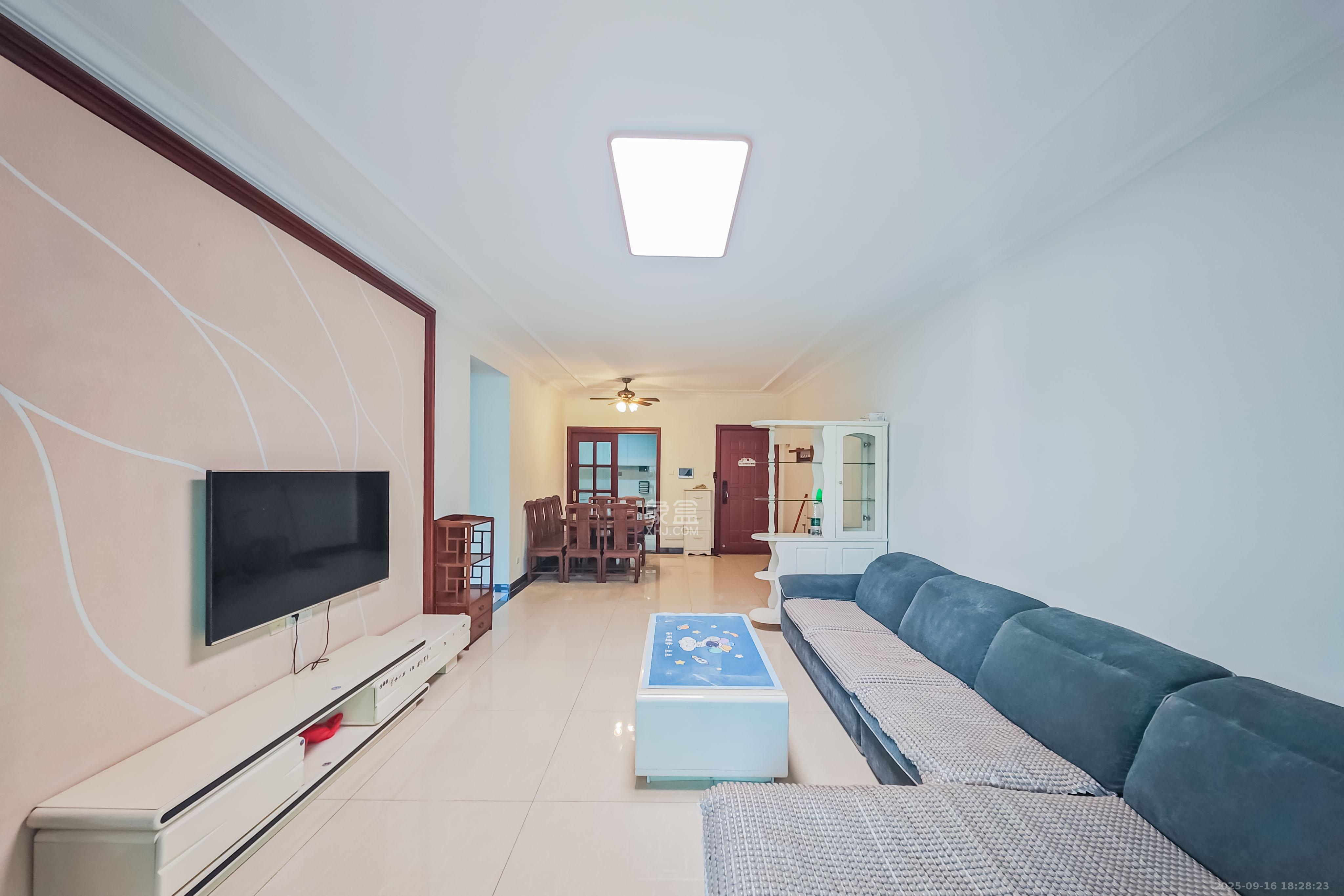 恒大绿洲 3室2厅2卫 119.99万 恒大绿洲 3室2厅2卫 119.99万客厅