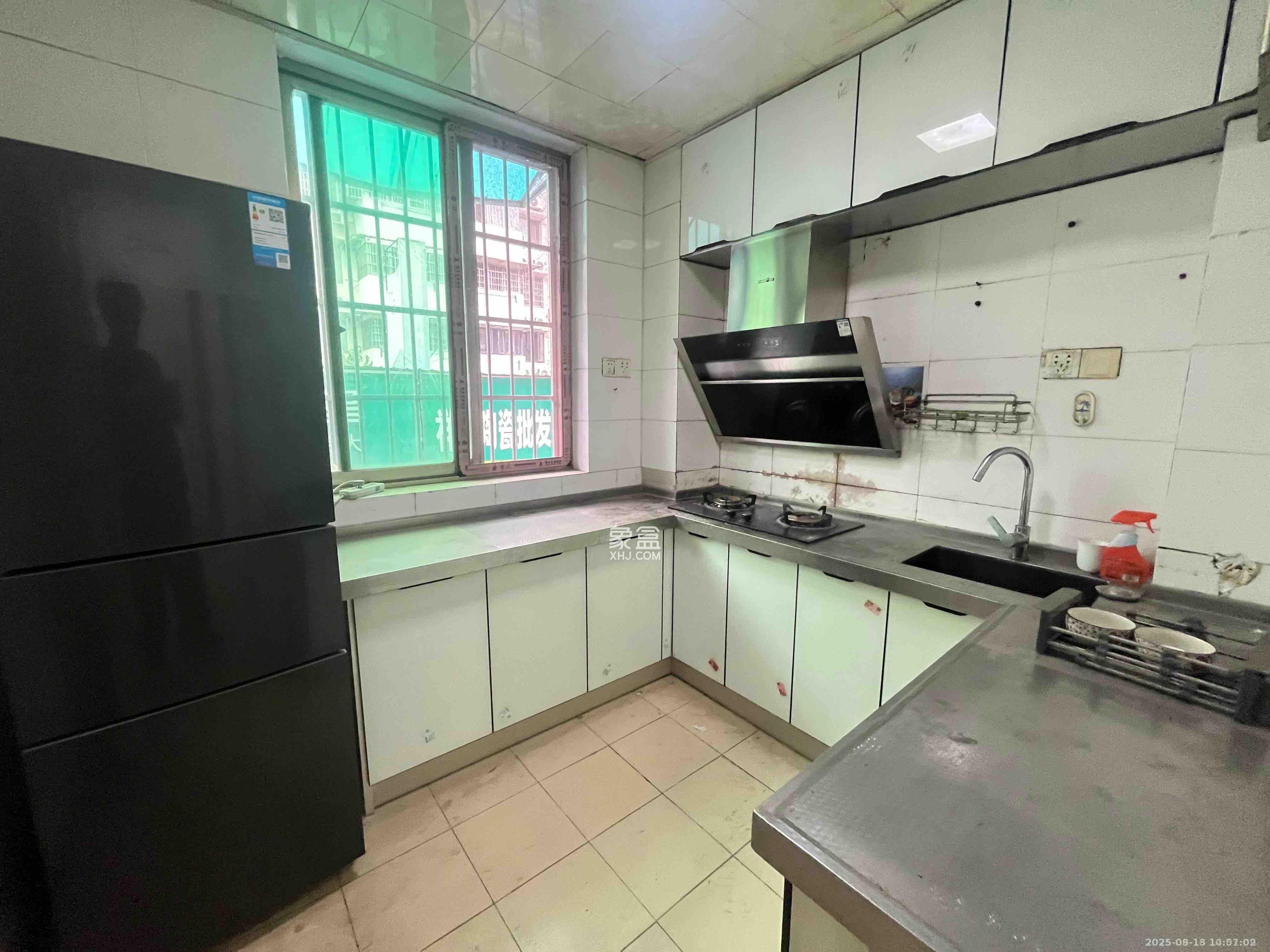 金盛园  4室2厅2卫    2100.0元/月室内图