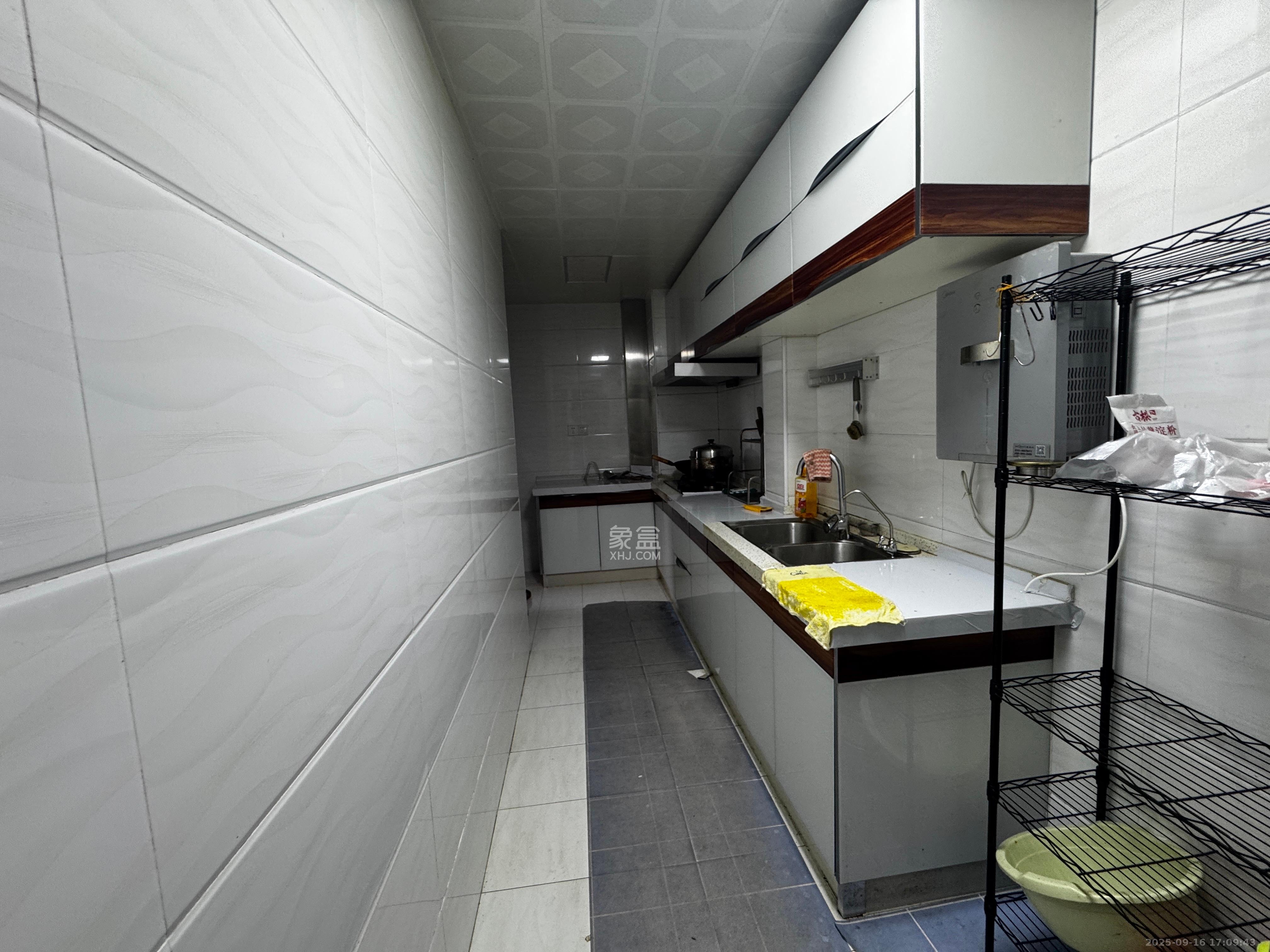 欧莱雅郡  3室2厅1卫    1800.0元/月室内图