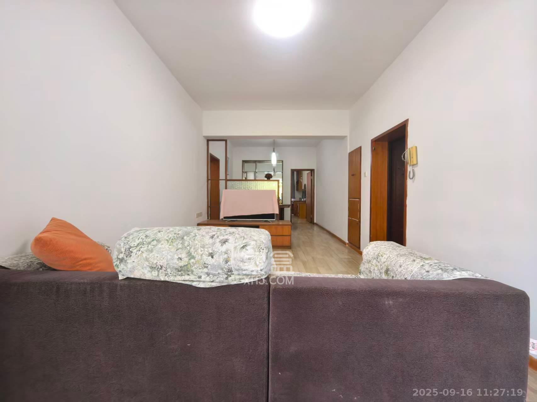 湘农桥社区 2室2厅1卫 2800.0元/月 湘农桥社区 2室2厅1卫 2800.0元/月室内图