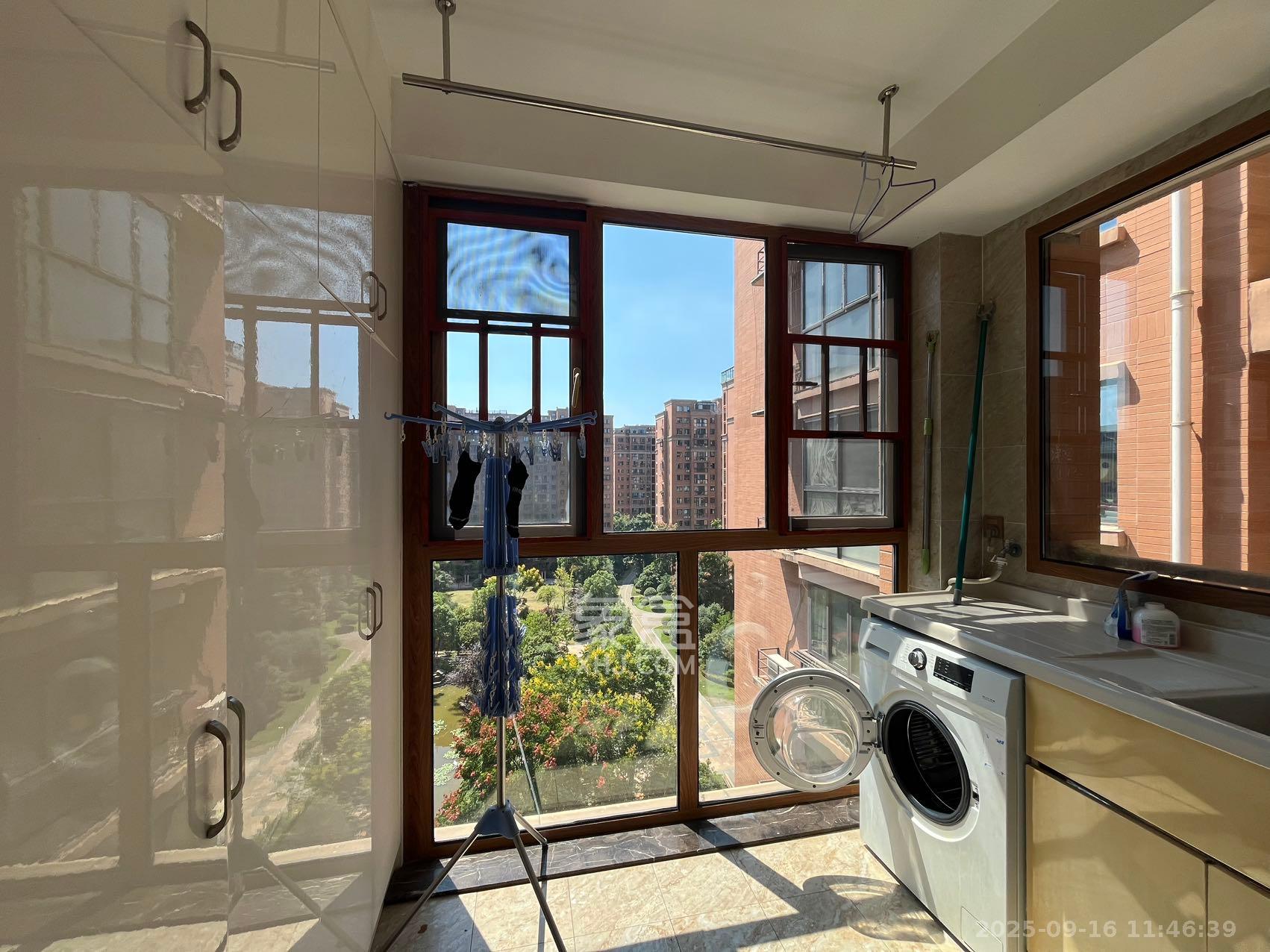 鑫远和城(一、二期) 4室2厅2卫 2800.0元/月 鑫远和城(一、二期) 4室2厅2卫 2800.0元/月室内图