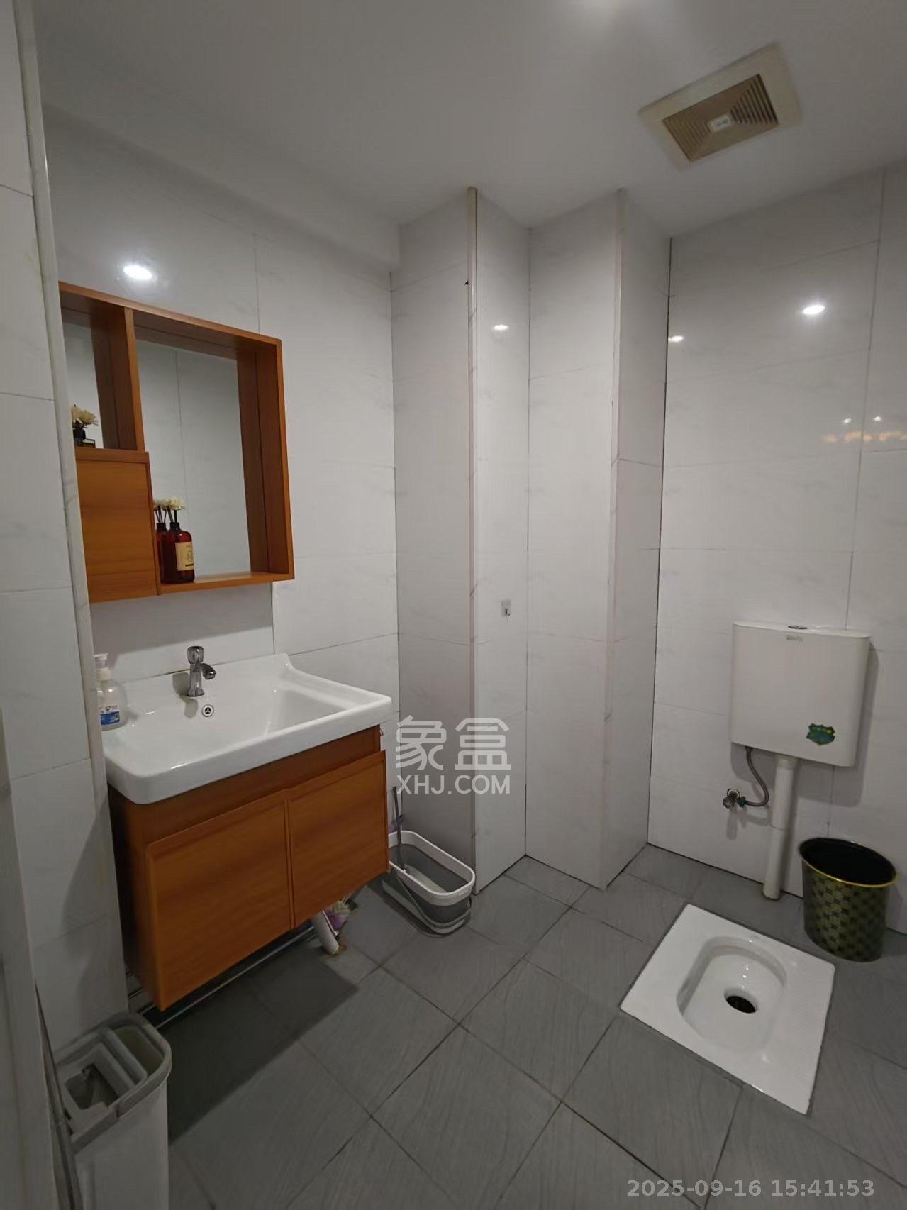 复地星光天地 2室1厅1卫 3600.0元/月 复地星光天地 2室1厅1卫 3600.0元/月室内图