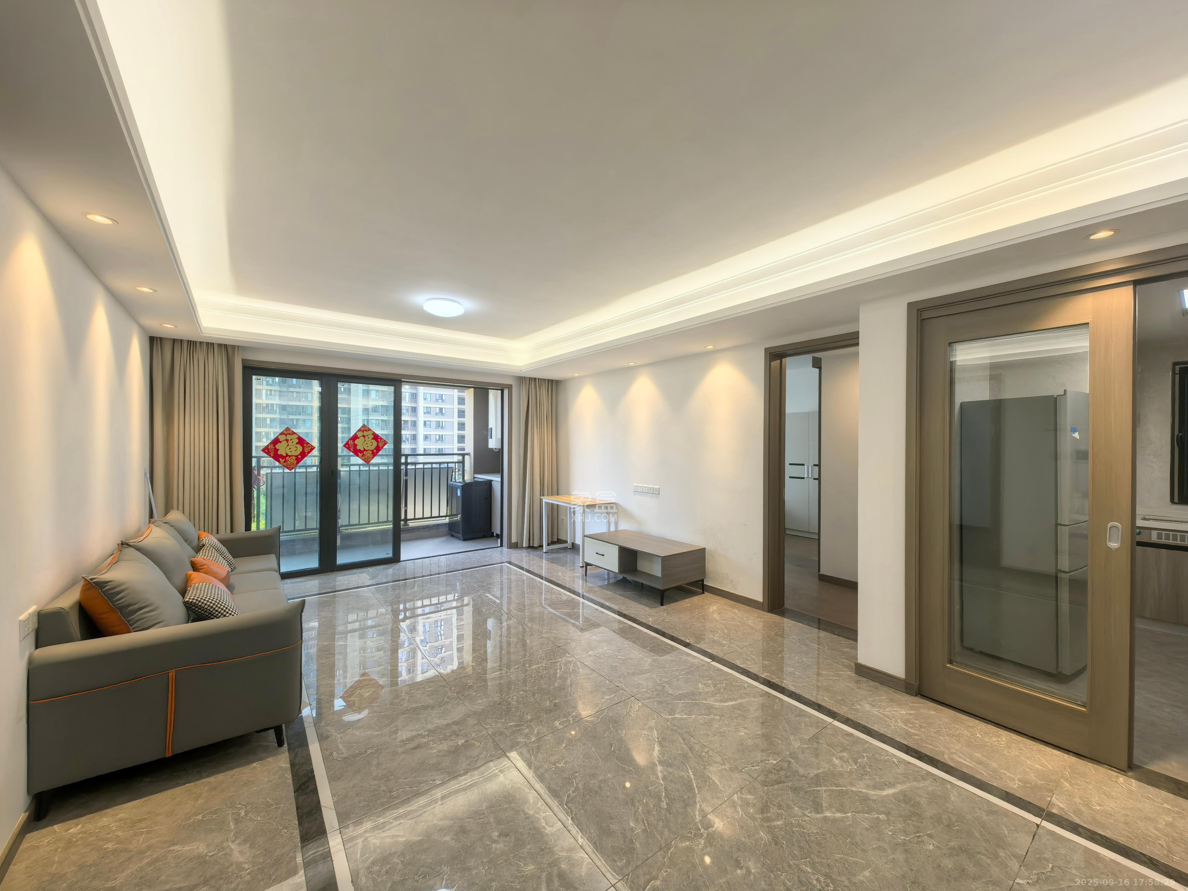 越秀亲爱里  5室2厅2卫    3280.0元/月室内图