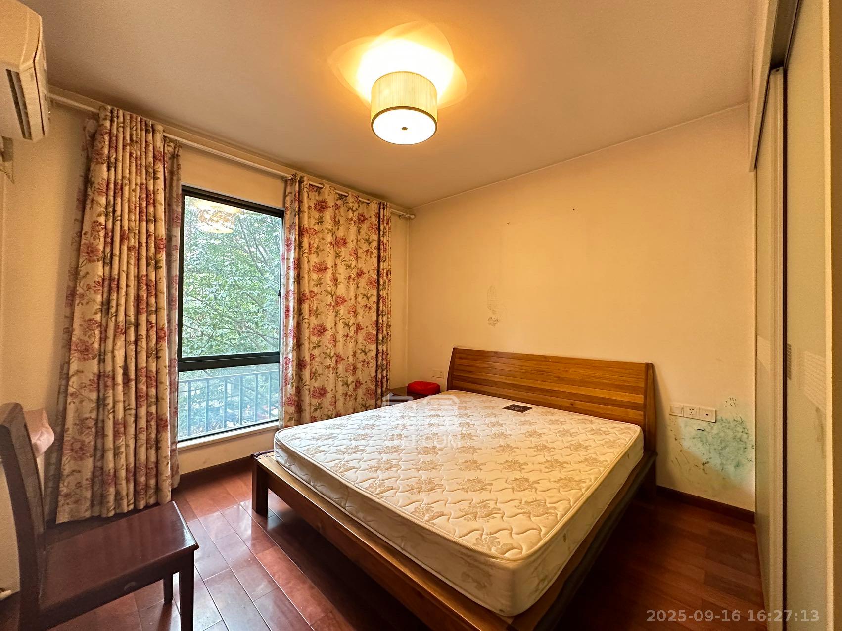 星城世家  3室2厅2卫    3200.0元/月室内图