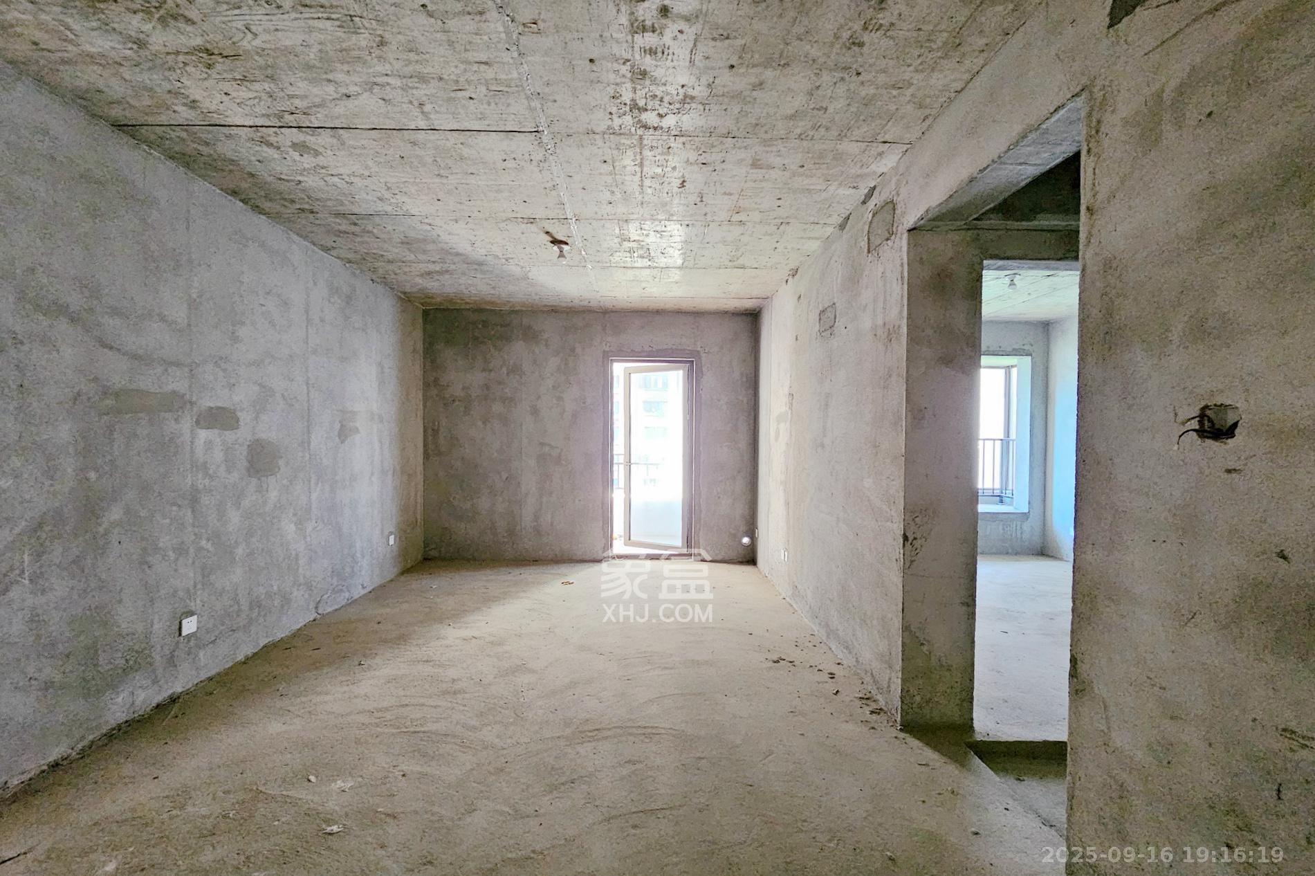 阳光城尚东湾青云苑  2室1厅1卫    62.0万客厅