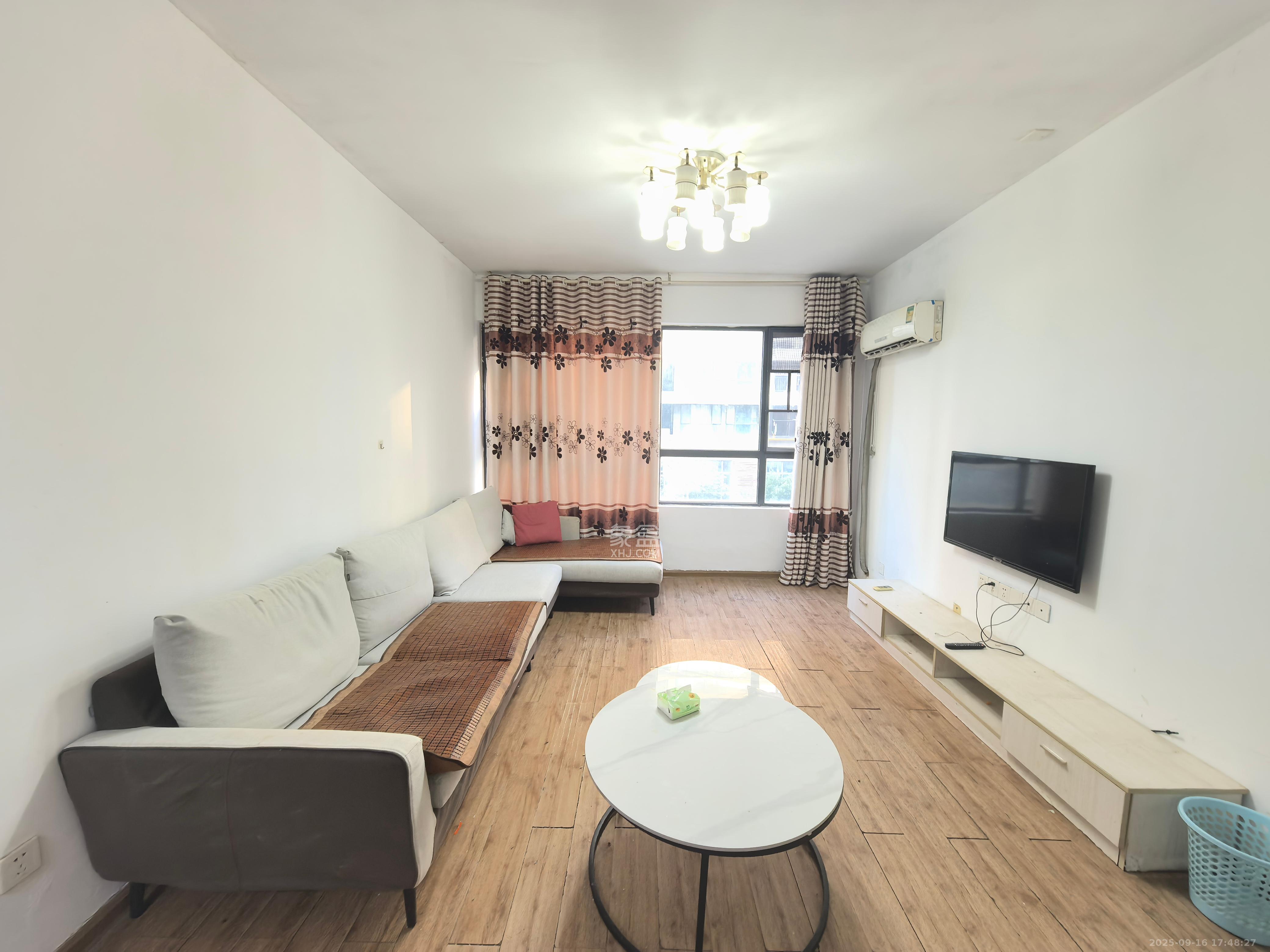 中信文化广场(中信新城二期)  3室2厅1卫    1800.0元/月 中信文化广场(中信新城二期)  3室2厅1卫    1800.0元/月